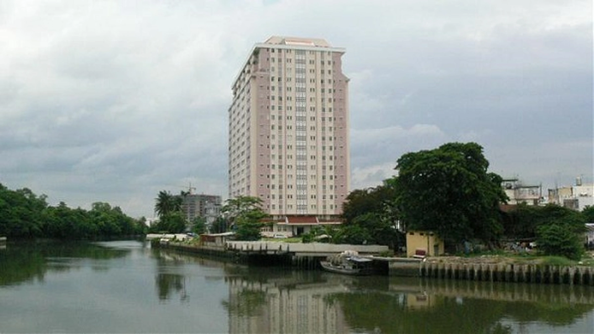 Có đủ chỗ đậu ôtô và xe máy chung cư Soho Riverview Quận Bình Thạnh không?