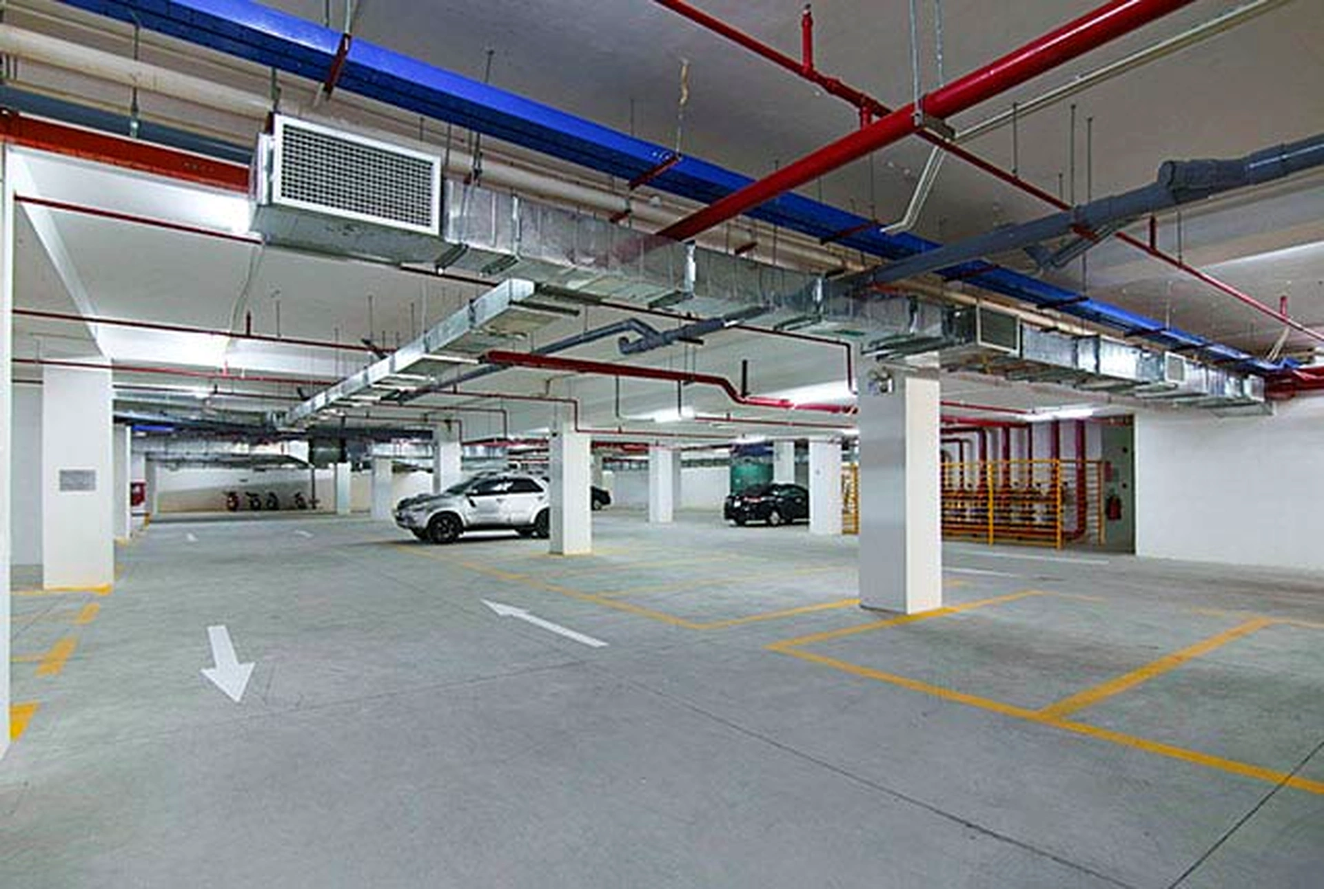 Có đủ chỗ đậu ôtô và xe máy chung cư Moonlight Park View Quận Bình Tân không?