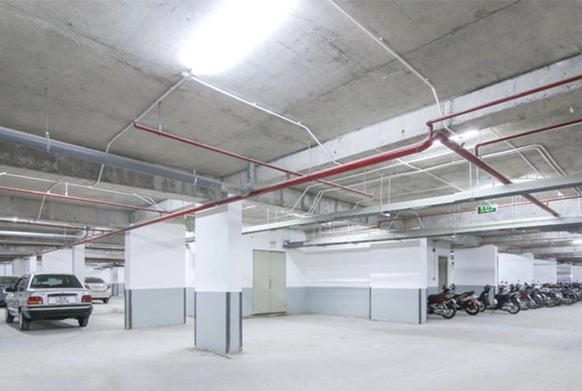 Có đủ chỗ đậu ôtô và xe máy chung cư 8X Rainbow Quận Bình Tân không?