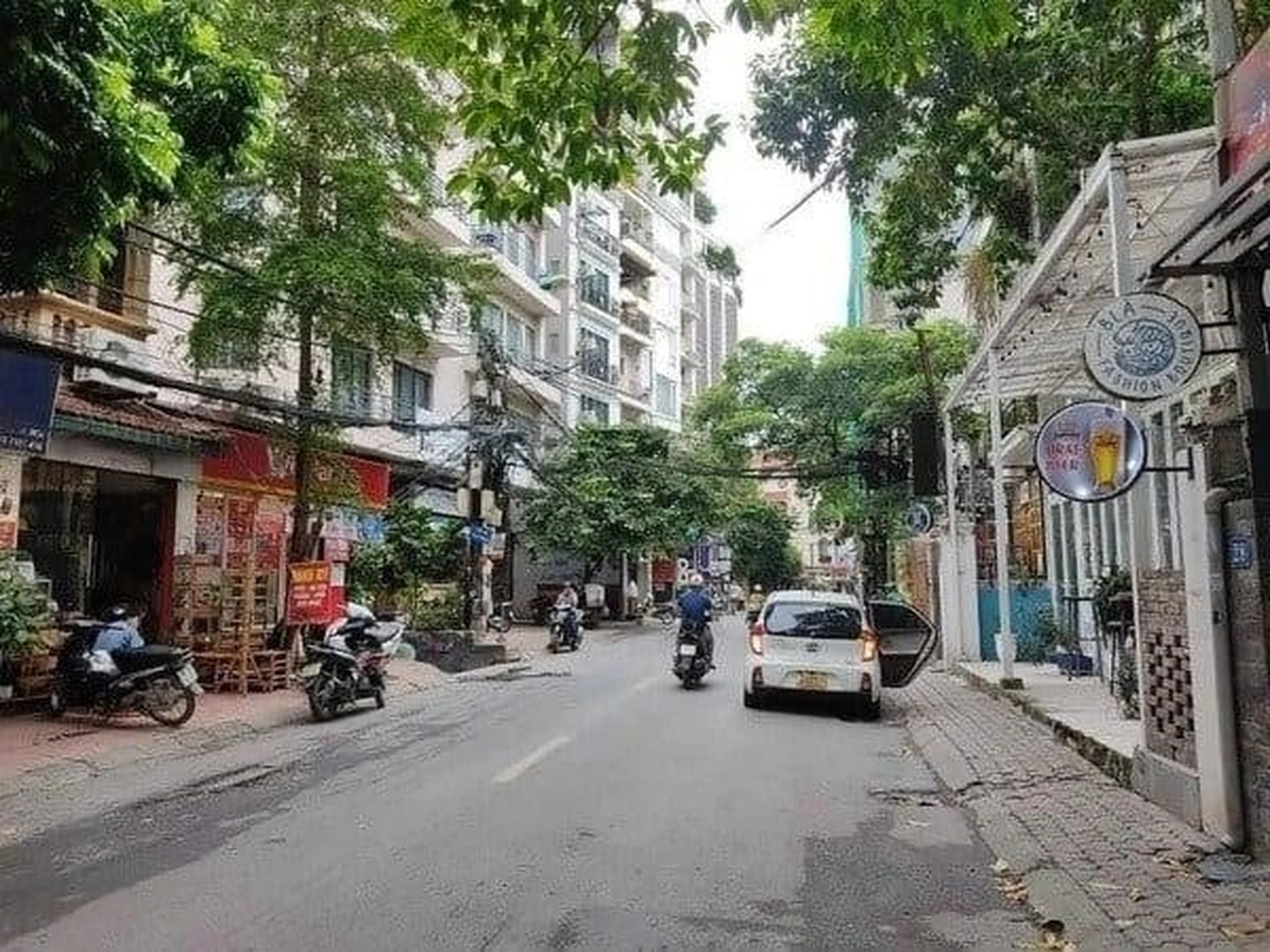 Địa điểm tiến hành thủ tục nhập khẩu với hộ gia đình mua nhà đất tại phố Lạc Nghiệp, quận Hai Bà Trưng