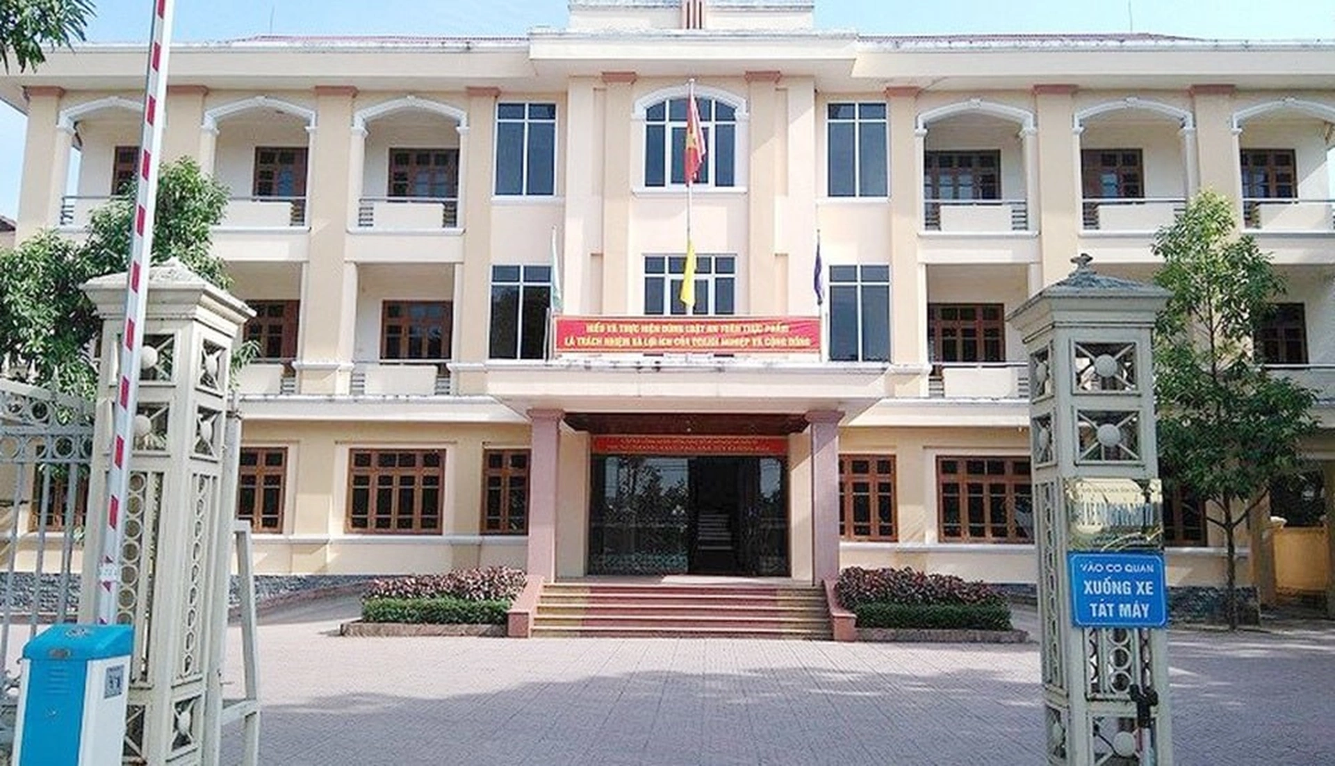 Địa điểm tiến hành thủ tục nhập khẩu với hộ gia đình mua nhà đất tại phố Phạm Hồng Thái, phường Trúc Bạch, quận Ba Đình
