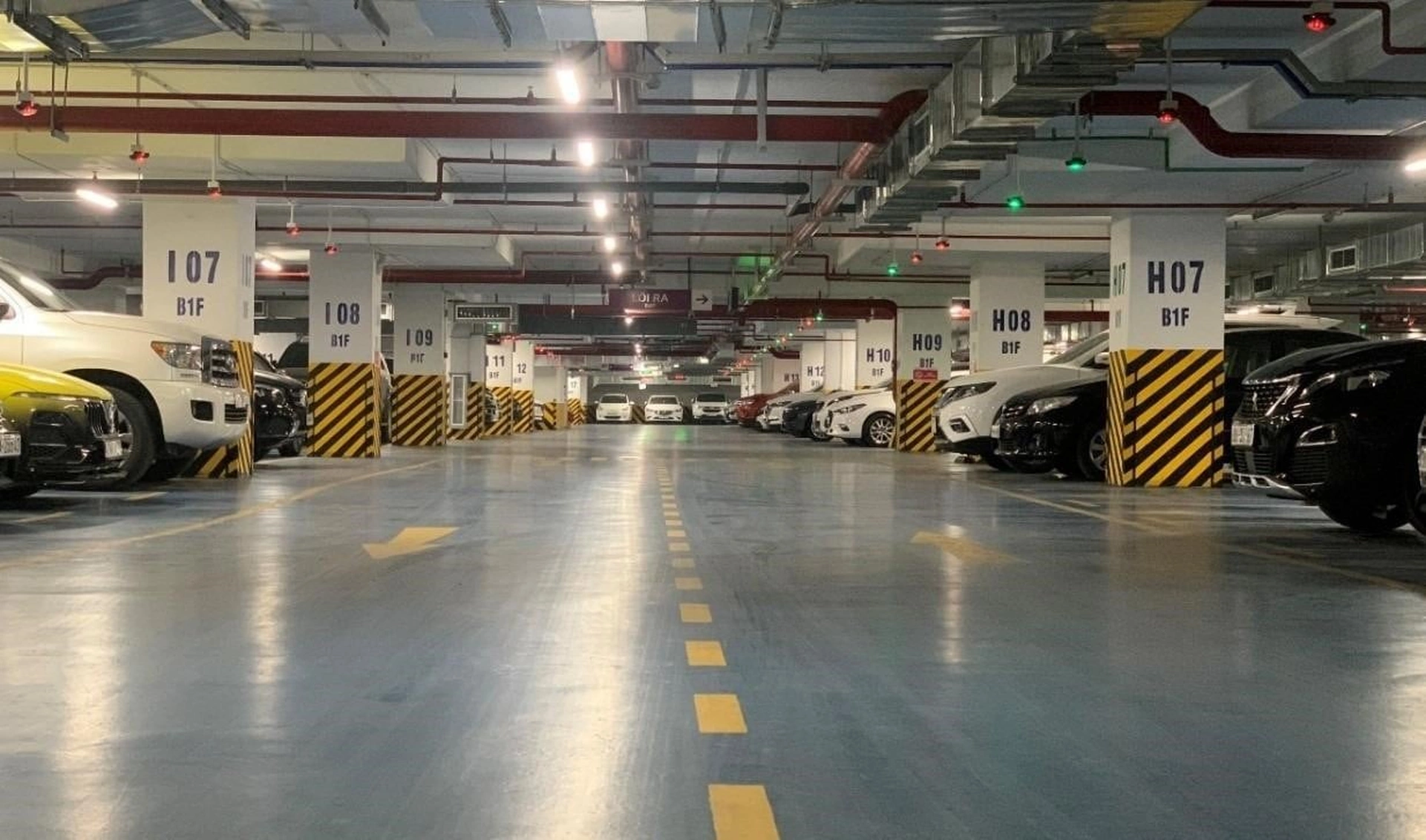 Có đủ chỗ đậu ôtô và xe máy tại chung cư VOV Mễ Trì Plaza quận Nam Từ Liêm không?