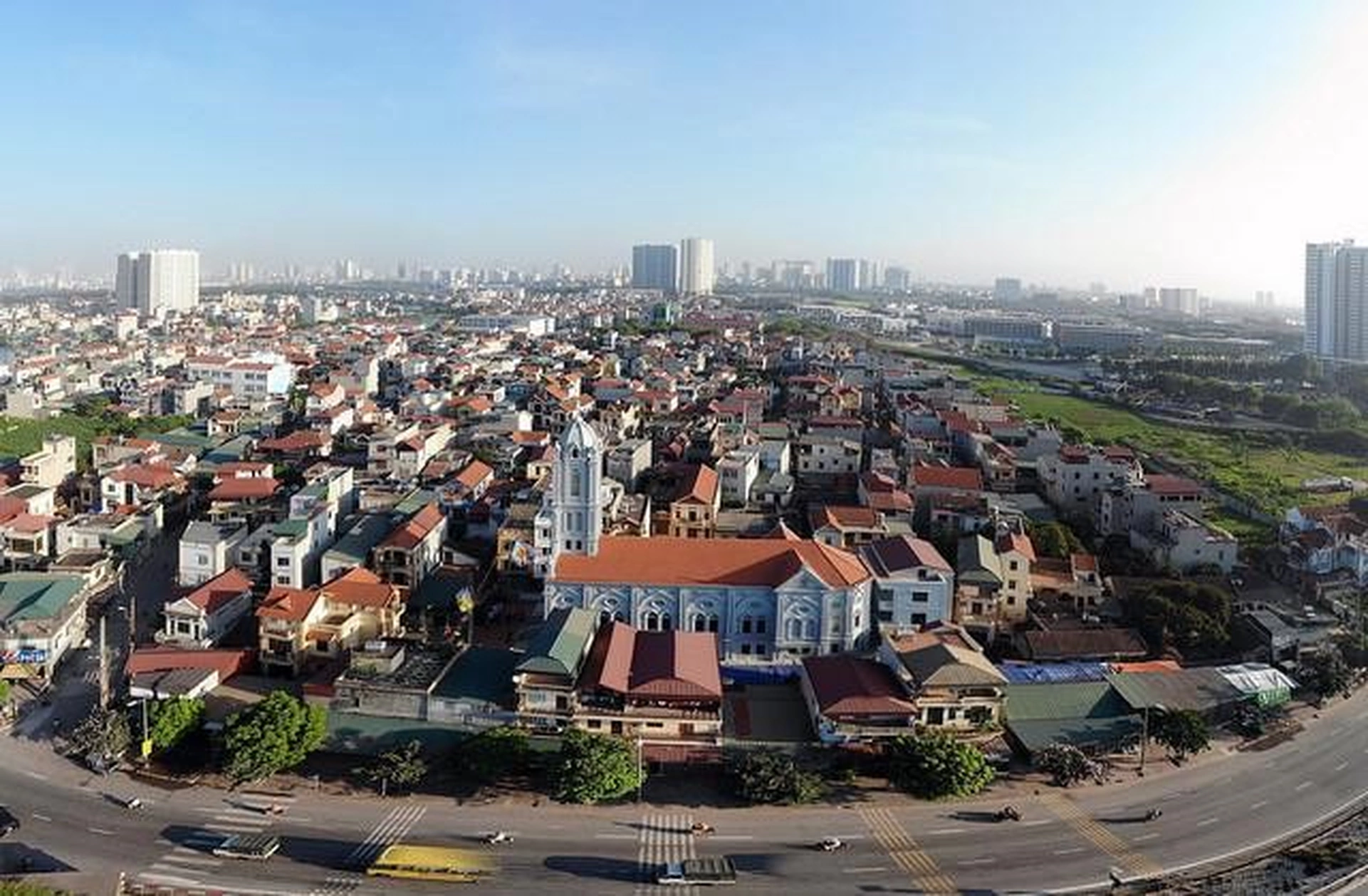 Địa điểm tiến hành thủ tục nhập khẩu với hộ gia đình mua nhà đất tại phố Yên Duyên, quận Hoàng Mai