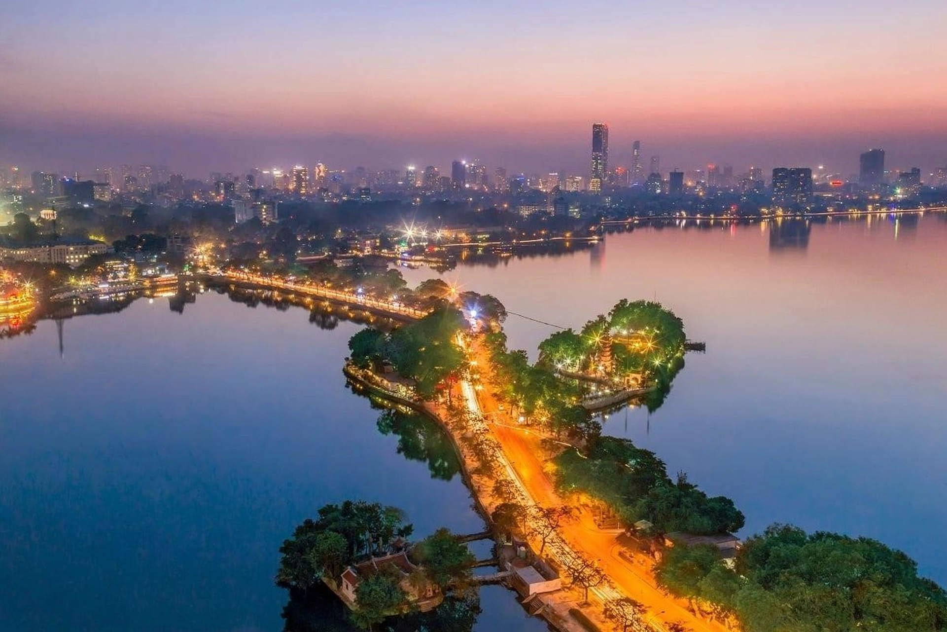 Giá bán nhà riêng, nguyên căn phố Nhật Chiêu, quận Tây Hồ hiện tại là bao nhiêu?