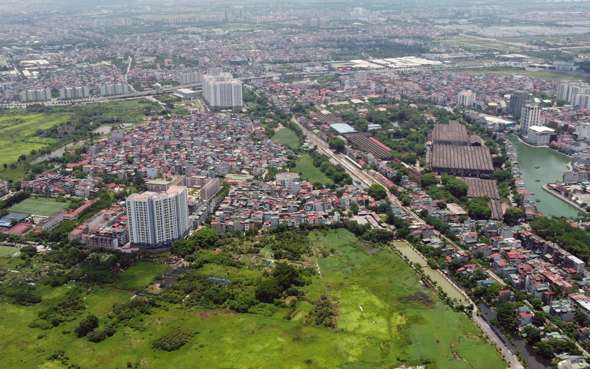 Giá bán nhà riêng, nguyên căn đường Gia Thụy, quận Long Biên hiện tại là bao nhiêu?