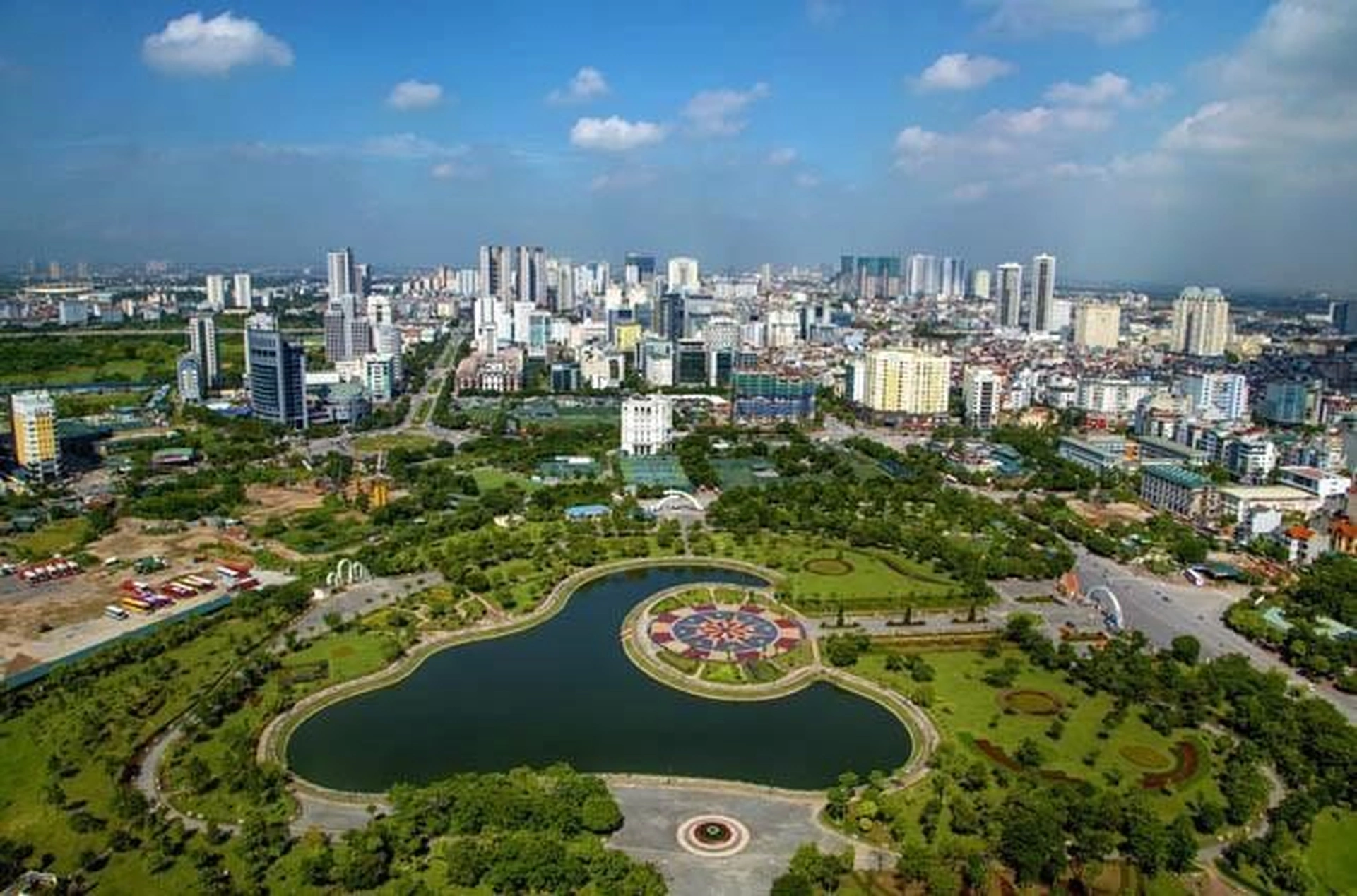 Địa điểm tiến hành thủ tục nhập khẩu với hộ gia đình mua nhà đất tại phố Trần Quốc Vượng, quận Cầu Giấy