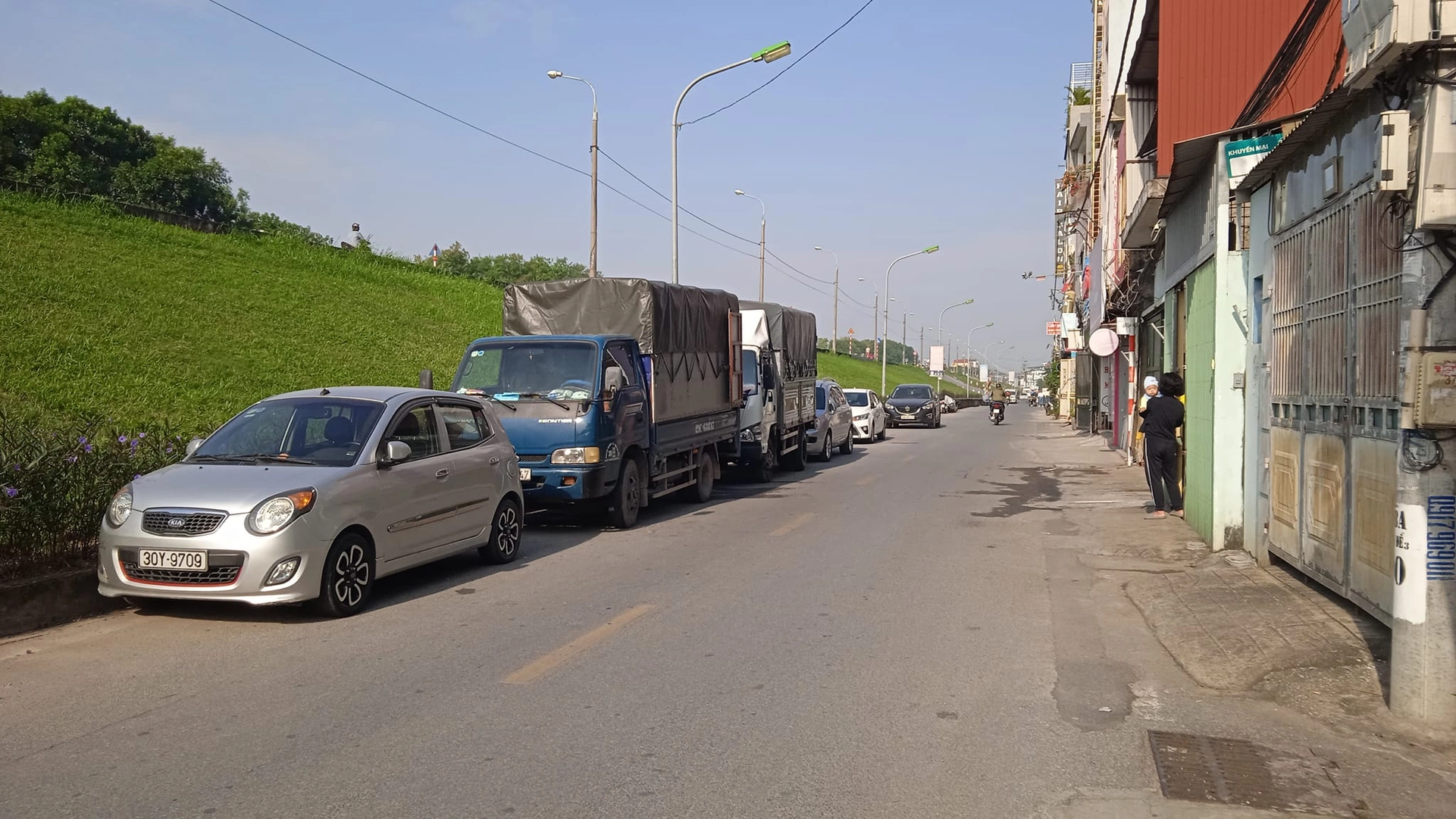 Địa điểm tiến hành thủ tục nhập khẩu với hộ gia đình mua nhà đất tại đường Lâm Du, quận Long Biên