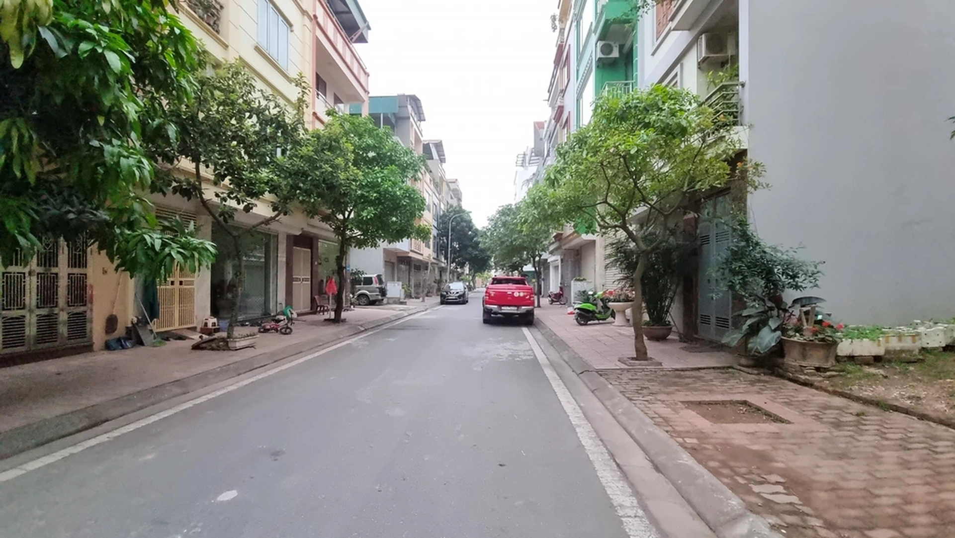 Cập nhật giá bán nhà ngõ ô tô tại phường Thạch Bàn, quận Long Biên