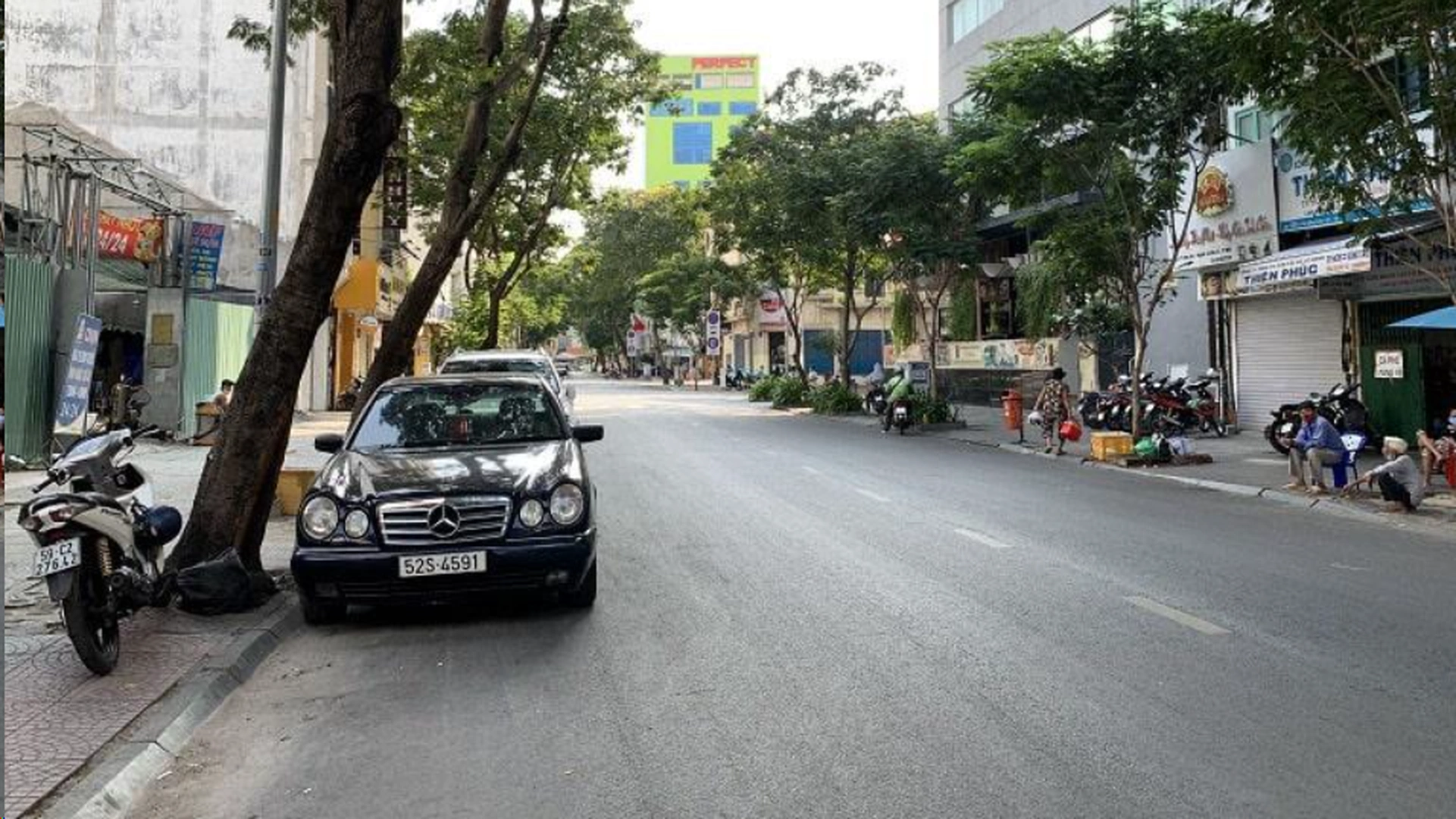 Nhà mặt phố đường Lê Thị Hồng Gấm, quận 1 hiện có giá bao nhiêu?