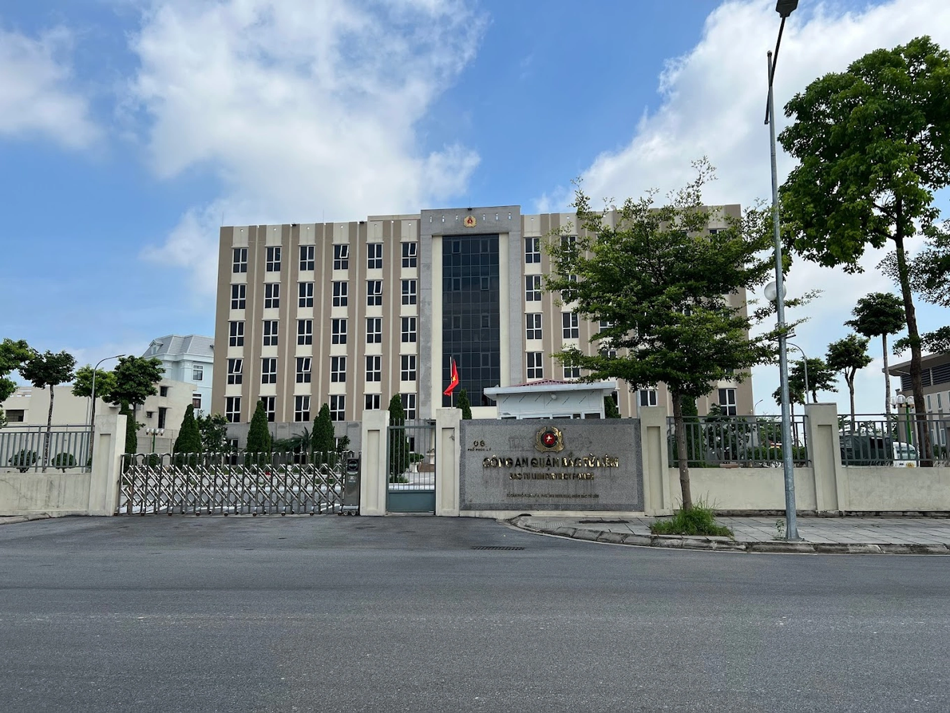 Địa điểm làm thủ tục nhập khẩu đối với hộ gia đình mua nhà đất tại đường Phạm Văn Nghị, quận Bắc Từ Liêm