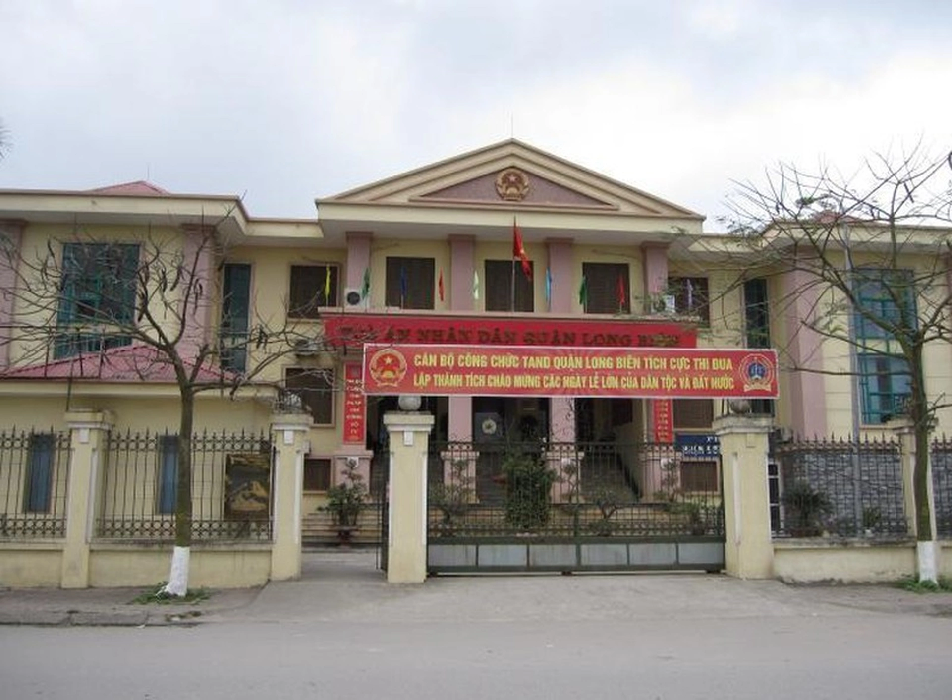 Địa điểm tiến hành thủ tục nhập khẩu với hộ gia đình mua nhà đất tại phố Bát Khối, quận Long Biên