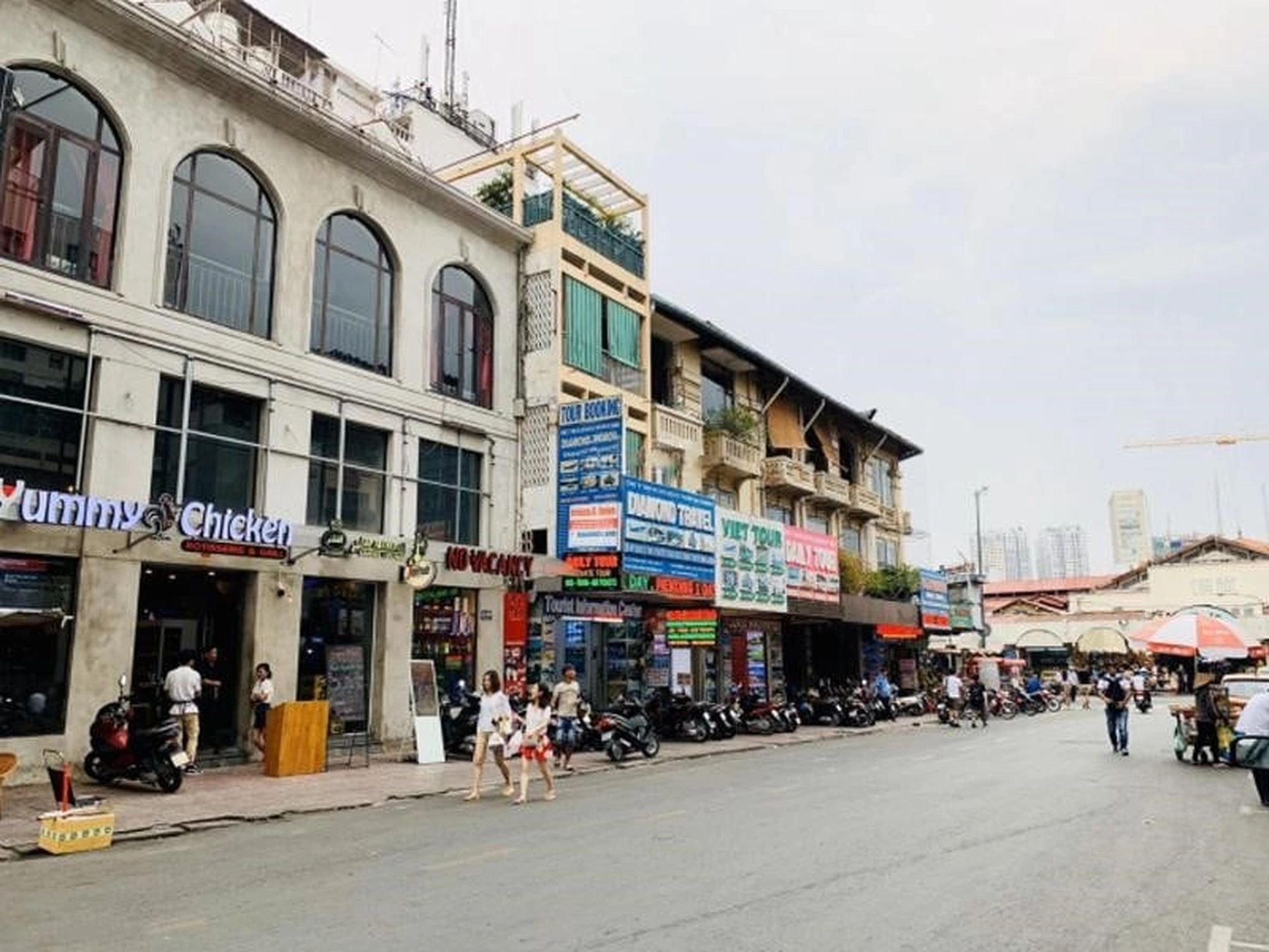 Nhà mặt phố đường Thủ Khoa Huân, quận 1 hiện có giá bao nhiêu?
