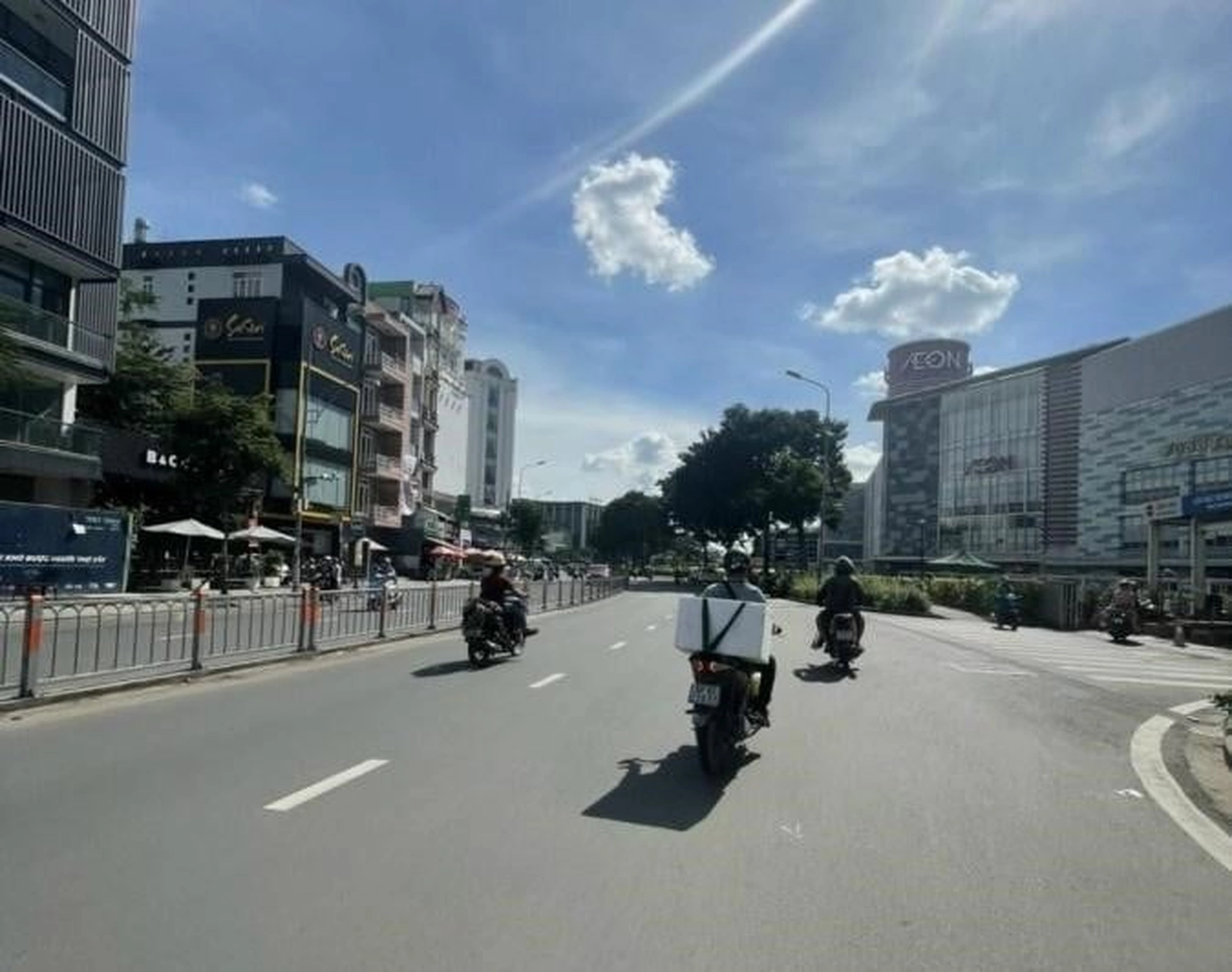 Giá bán nhà riêng, nguyên căn đường Dương Văn Dương, Quận Tân Phú hiện tại là bao nhiêu? 