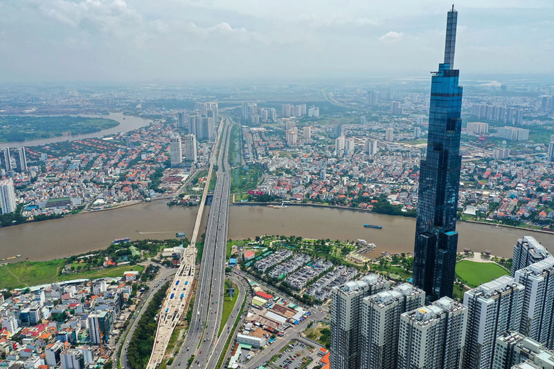 Giá bán nhà riêng, nguyên căn đường Lê Văn Việt, Thành phố Thủ Đức hiện tại là bao nhiêu?