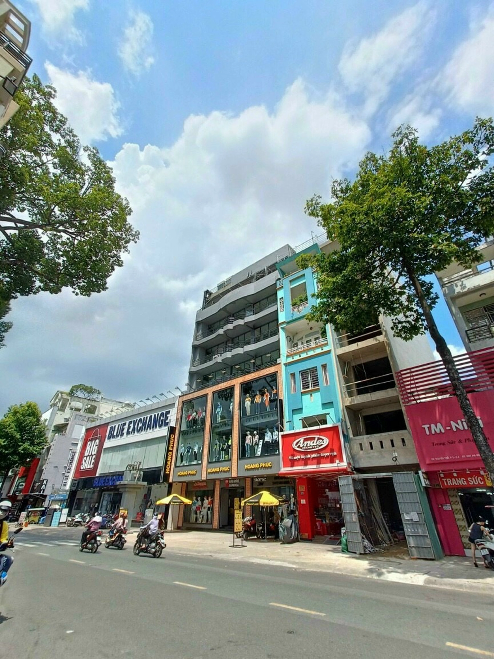 Nhà mặt phố đường Trường Sơn, Quận Tân Bình hiện có giá bao nhiêu?