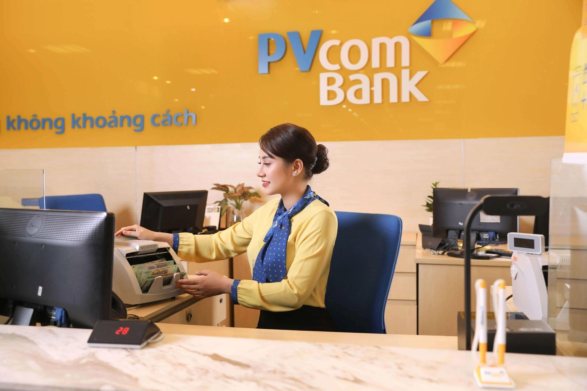 100 triệu gửi ngân hàng PVcomBank lãi suất bao nhiêu?