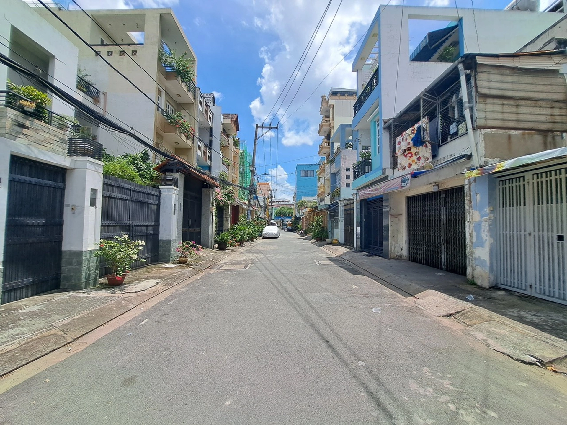 Giá bán nhà riêng, nguyên căn đường Nguyễn Hữu Tiến, Quận Tân Phú hiện tại là bao nhiêu?