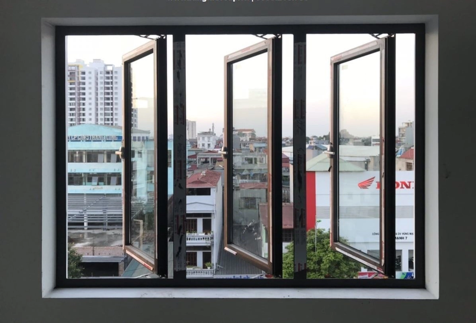 Kích thước cửa sổ 4 cánh như thế nào để đẹp và hợp phong thủy?