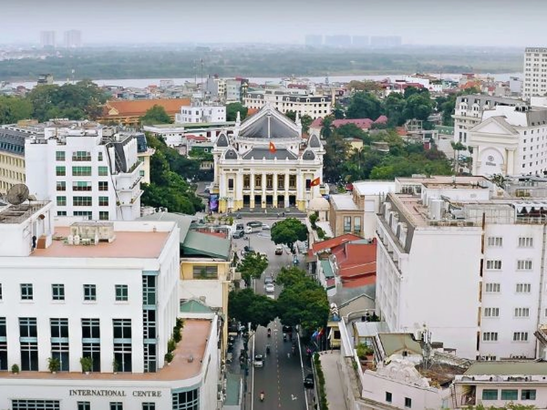 So sánh giá bán nhà riêng, nguyên căn quận Hai Bà Trưng và quận Hoàn Kiếm
