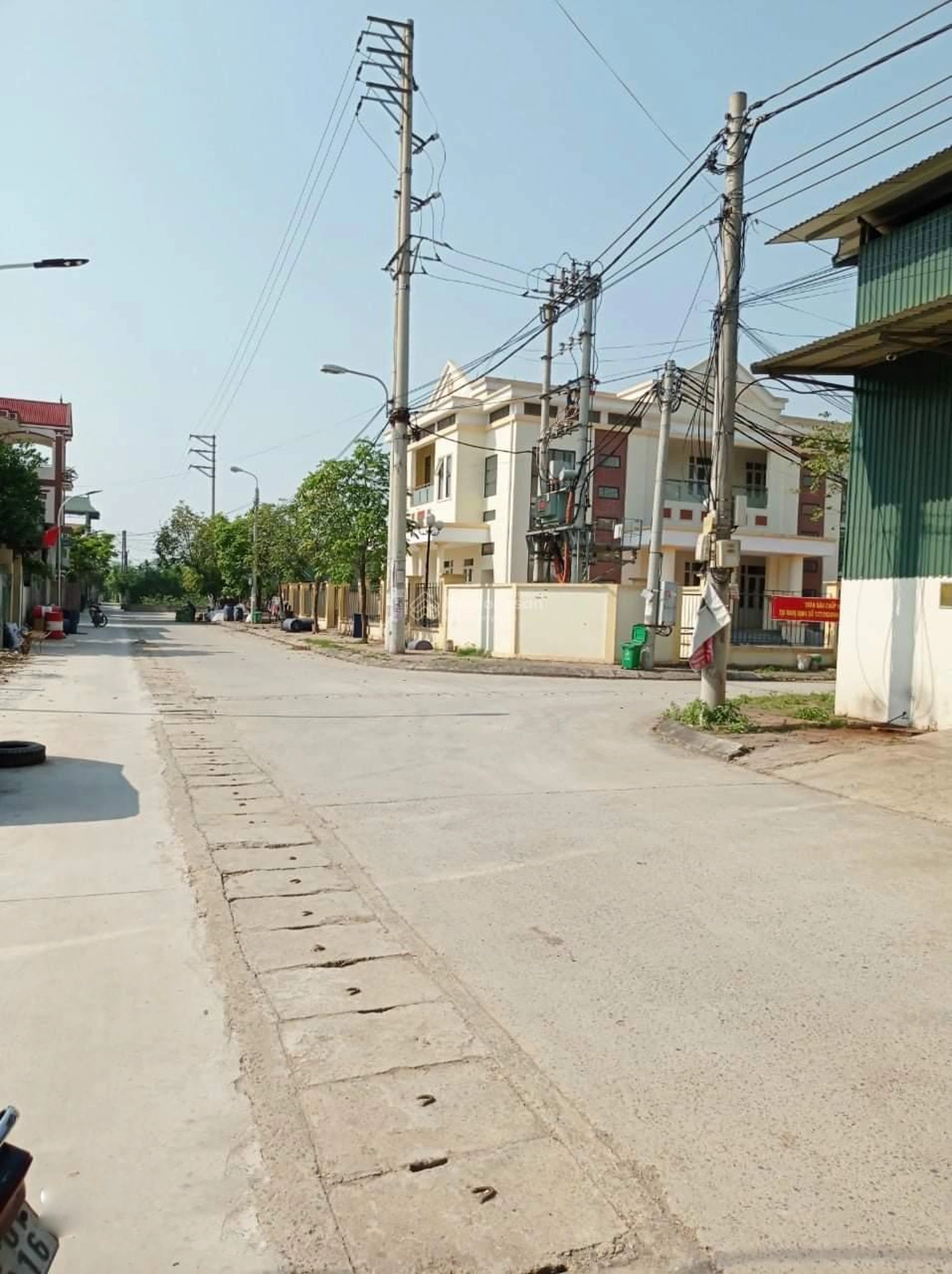  Nhà đất tại xã Yên Sở, huyện Hoài Đức có giá bán bao nhiêu?