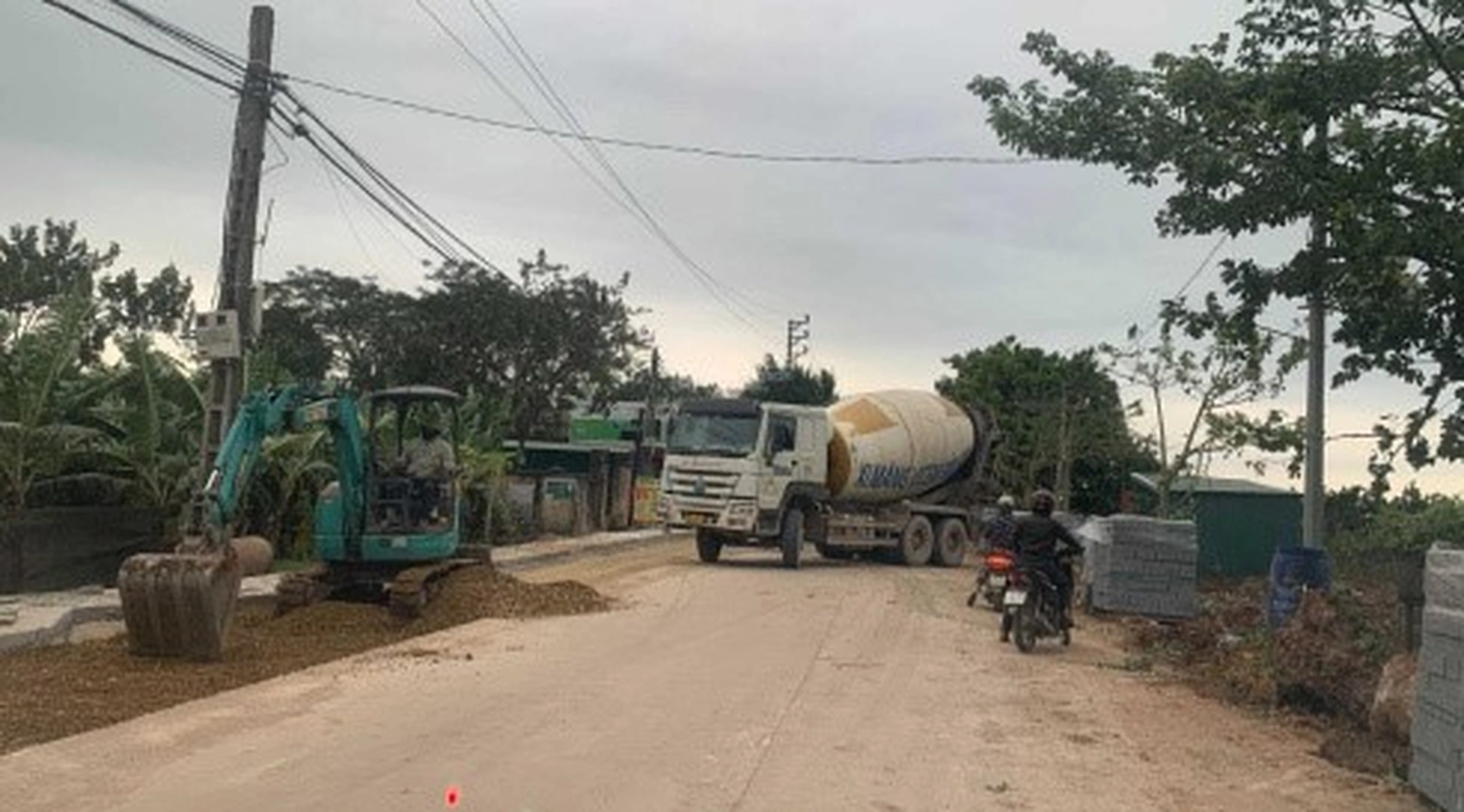 Giá bán nhà đất tại xã Tam Hiệp, huyện Thanh Trì hiện là bao nhiêu?