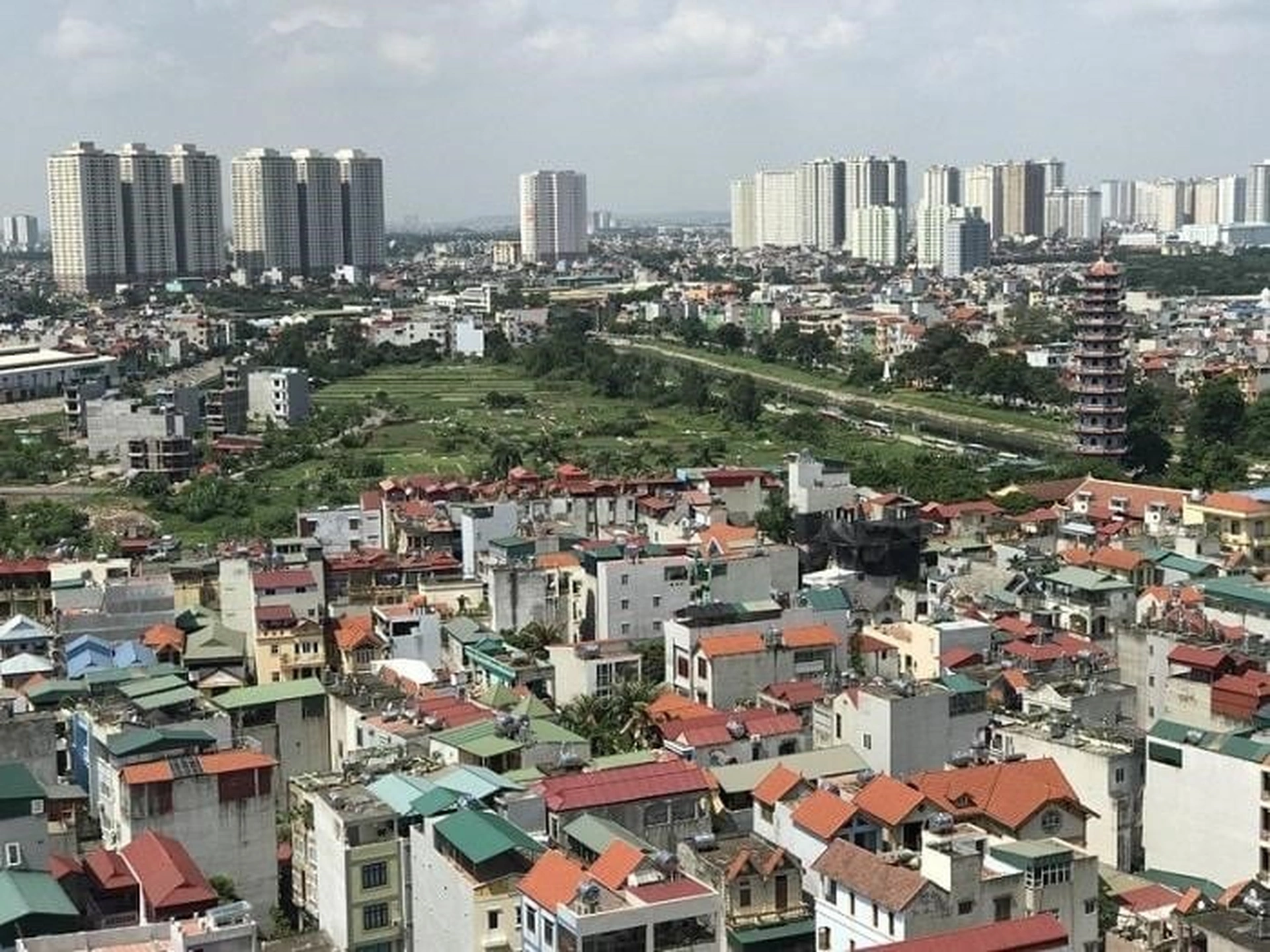 Giá bán nhà thổ cư quận Tân Phú và quận 12 bên nào đắt, bên nào rẻ hơn?