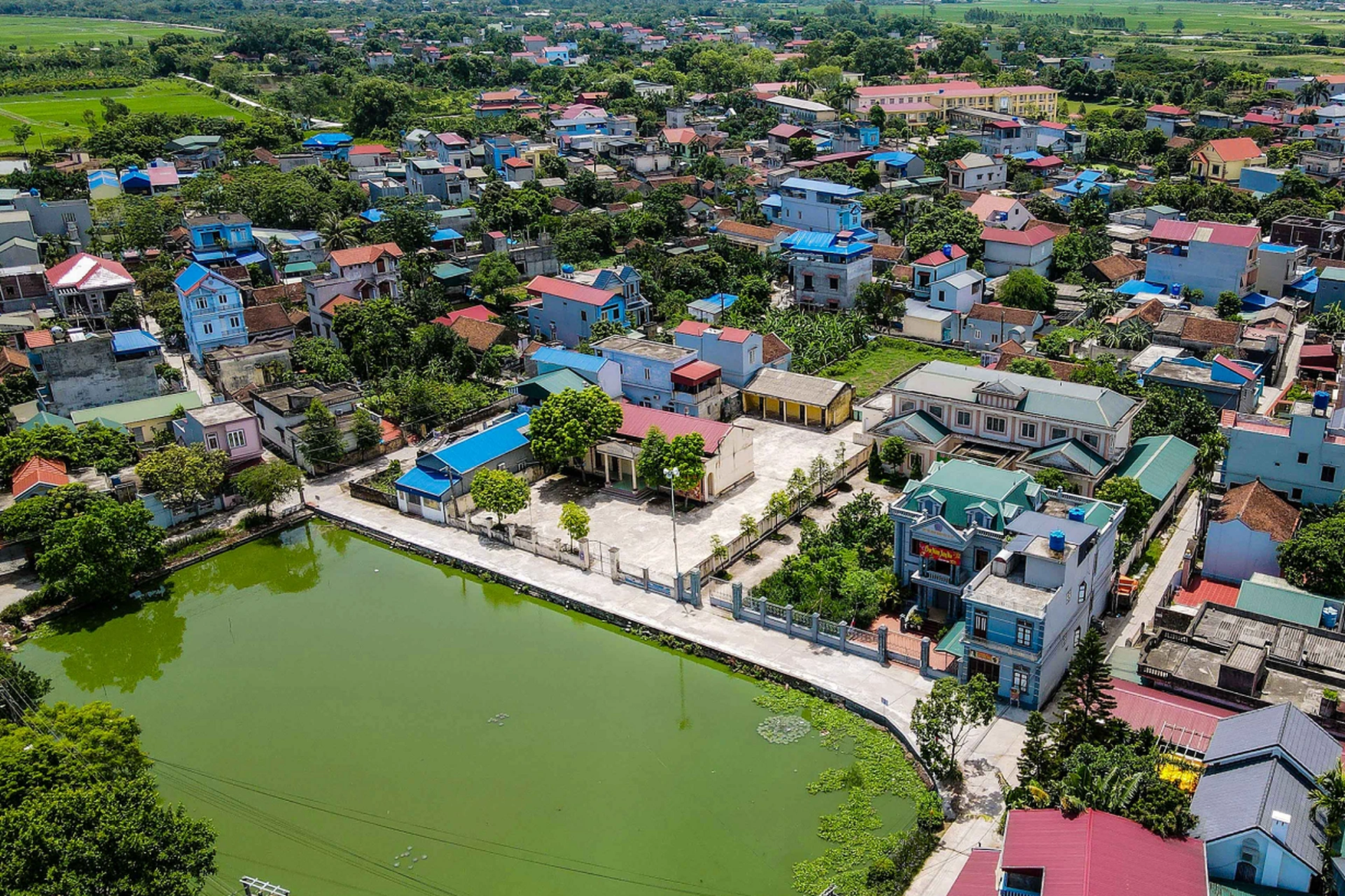 Nhà đất thổ cư tại xã Hồng Sơn, huyện Mỹ Đức có giá bán bao nhiêu?
