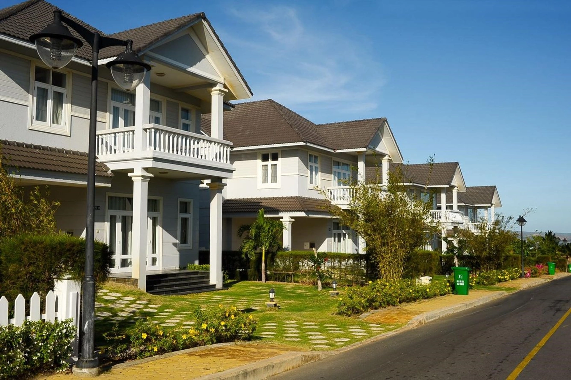 Chọn nhà có sẵn hoặc mua đất xây nhà, phương án nào tốt hơn?