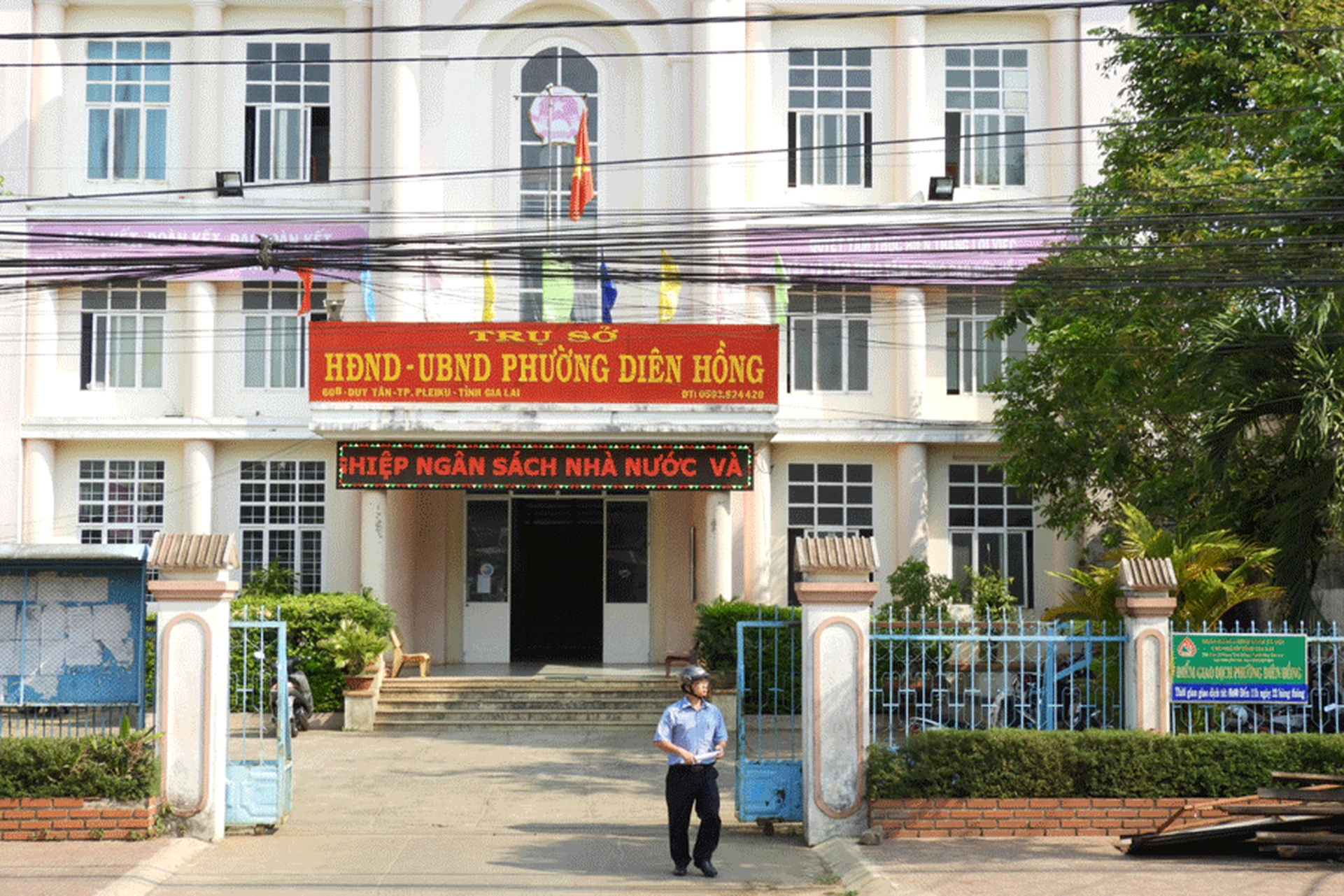 Làm cách nào để sang tên sổ đỏ từ hộ gia đình thành cá nhân?