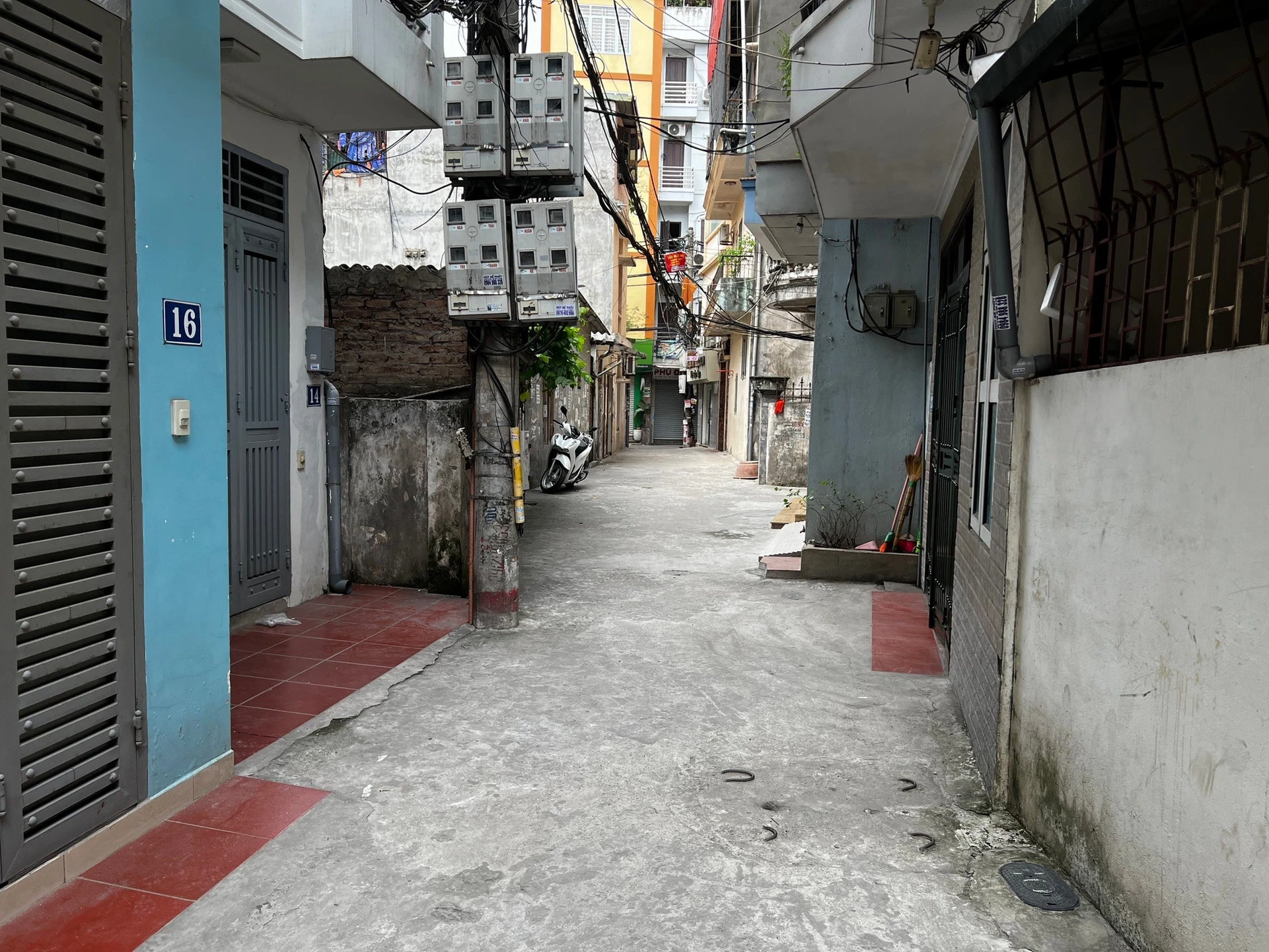 Chung cư liên tục tăng giá, có nên mua nhà trong ngõ với giá 5 tỷ đồng?