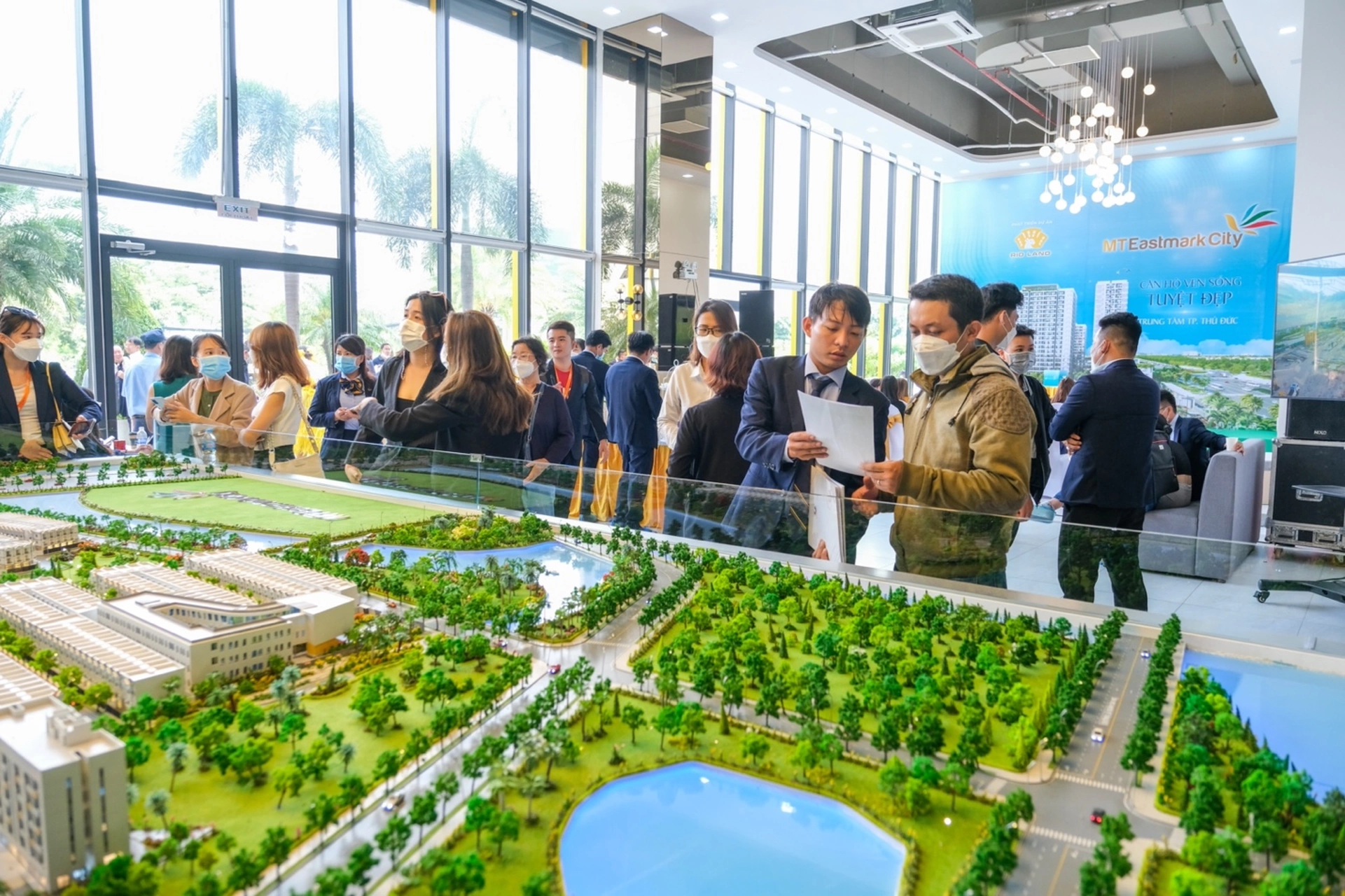 Vay ngân hàng đầu tư địa ốc có phải con đường làm giàu nhanh chóng không?
