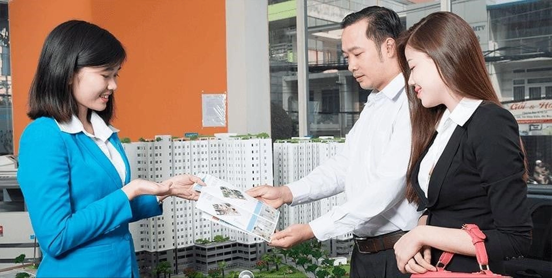 Vì sao khi bán căn hộ đầu tiên bạn nên nhờ đến nhà môi giới thay vì tự bán?