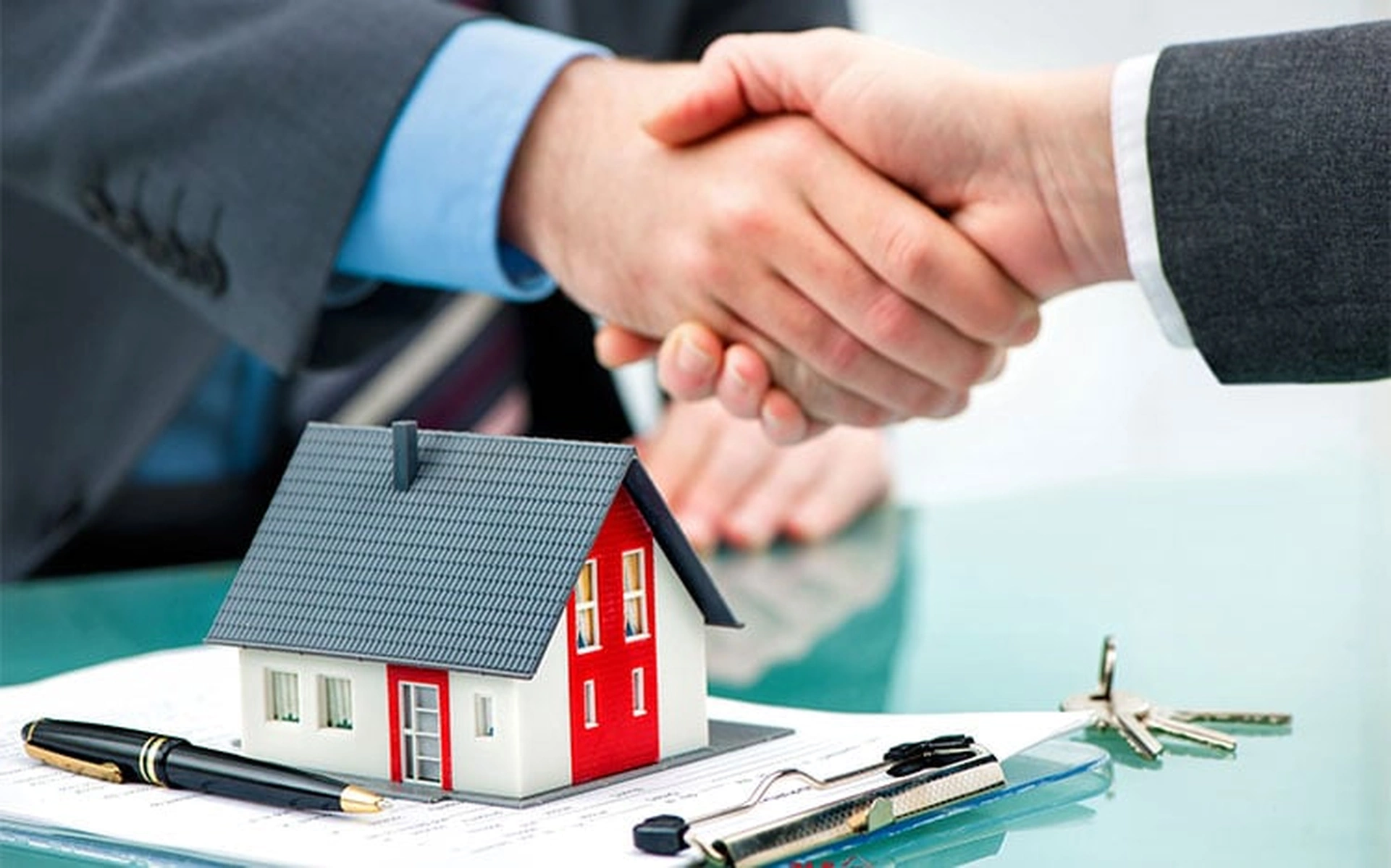Mua bán nhà bằng hợp đồng ủy quyền thì có cần nộp thuế không?