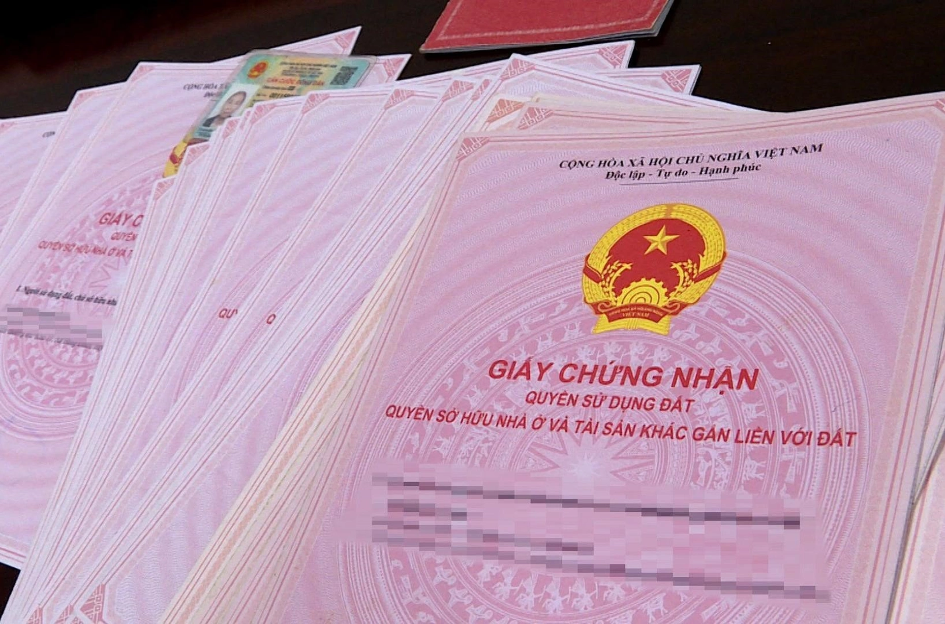 6 thông tin quan trọng kiểm tra sổ đỏ, sổ hồng nhà đầu tư cần lưu ý
