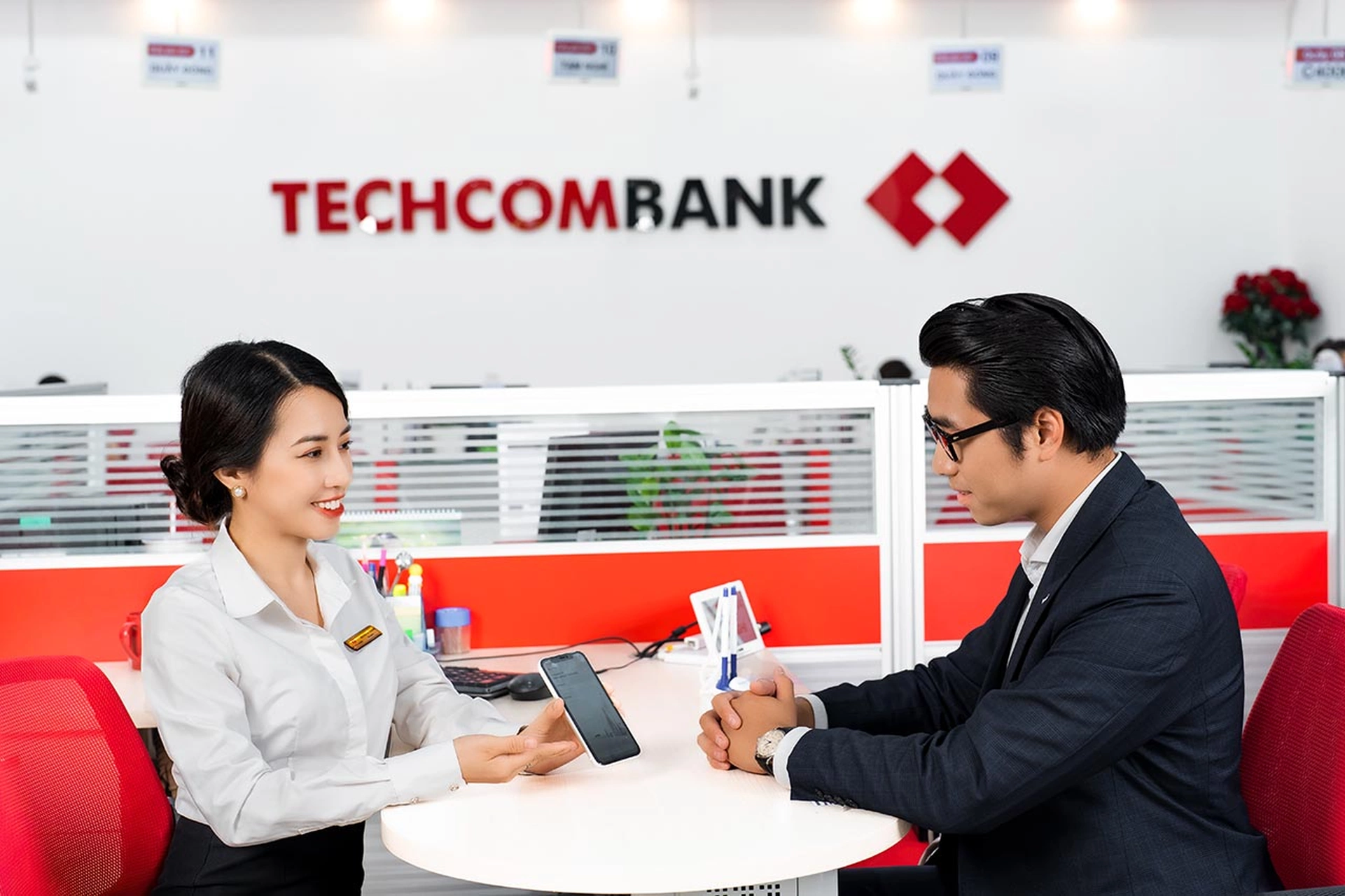 Vay ngân hàng Techcombank 700 triệu mua nhà trong 15 năm, gốc lẫn lãi phải trả mỗi tháng là bao nhiêu?