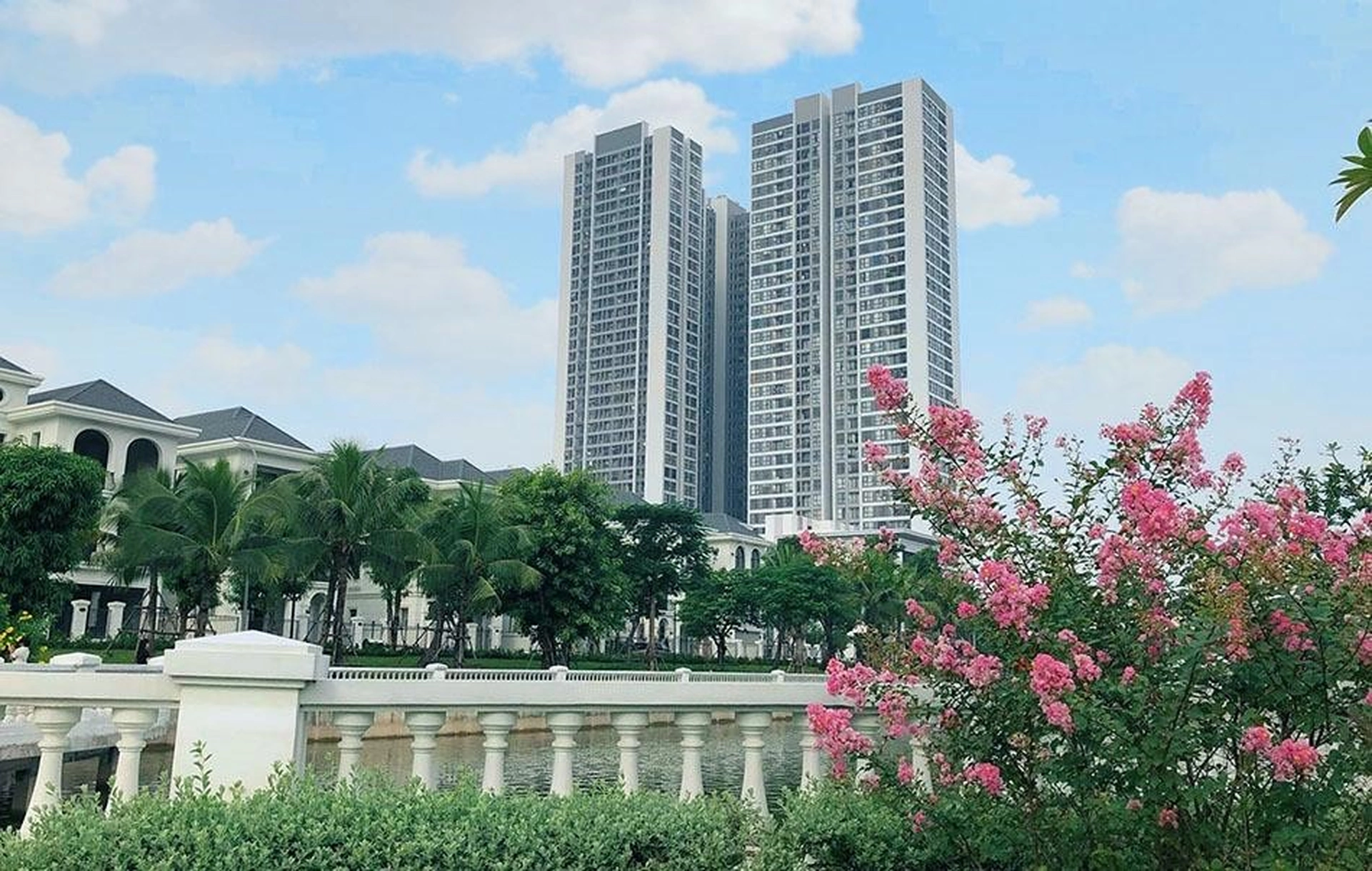 Lương nghề bác sĩ phẫu thuật nên vay mua trả góp căn hộ 3PN dự án Vinhomes Green Bay như thế nào?