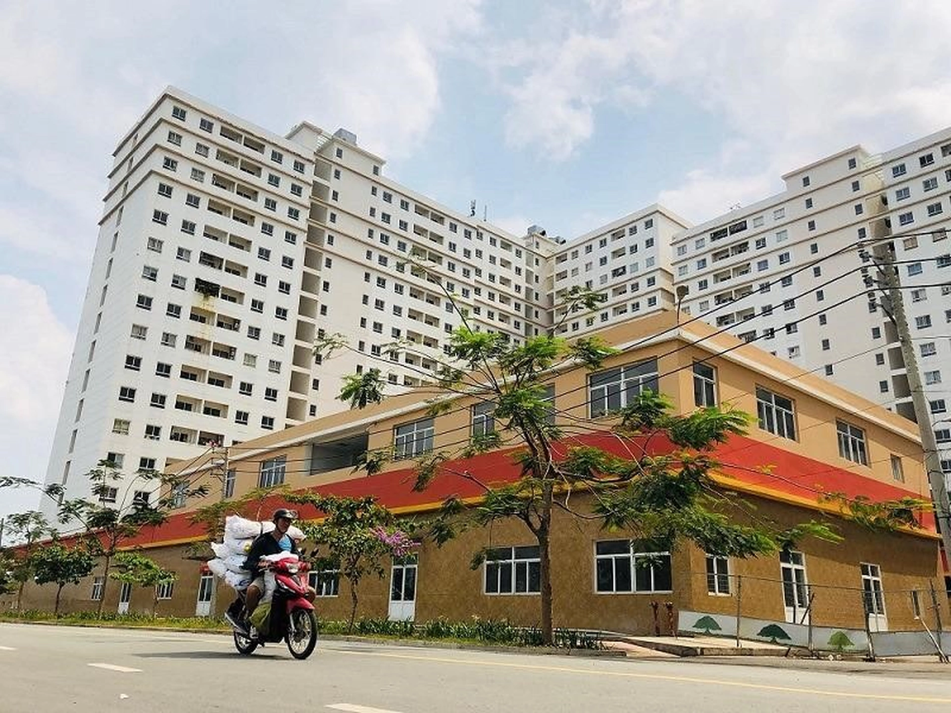 Nhu cầu mua nhà ngày càng trở nên xa xỉ với người Việt