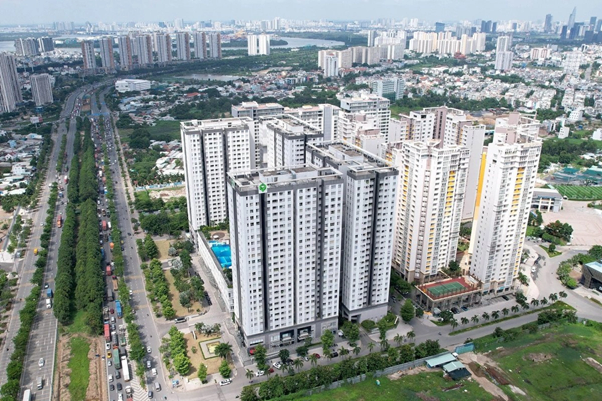 Chung cư và thổ cư - "Cứu cánh" cho thị trường bất động sản Hà Nội trong năm 2024