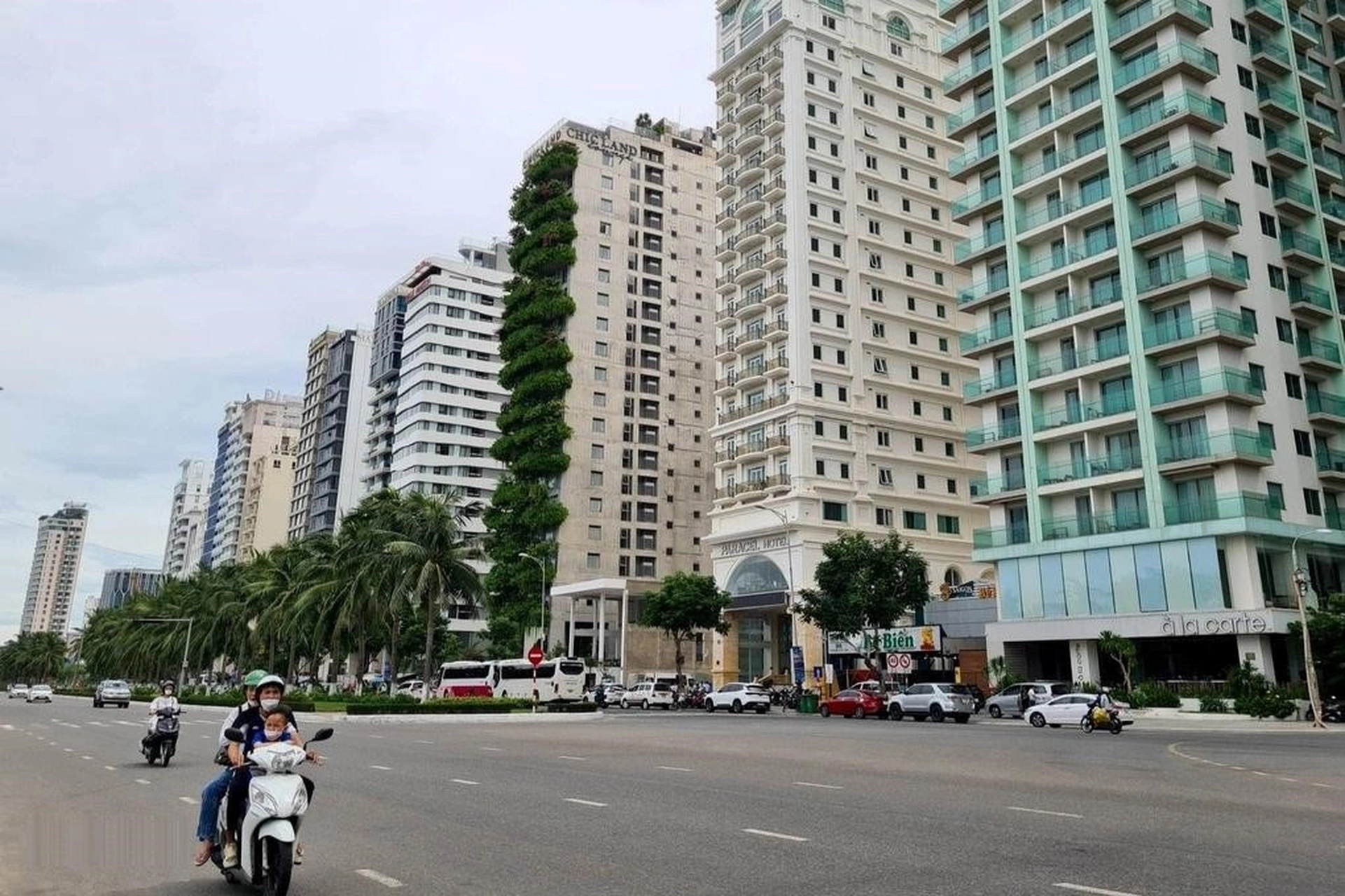 Kịch bản trái ngược: Chung cư tăng phi mã, condotel "chảy máu"