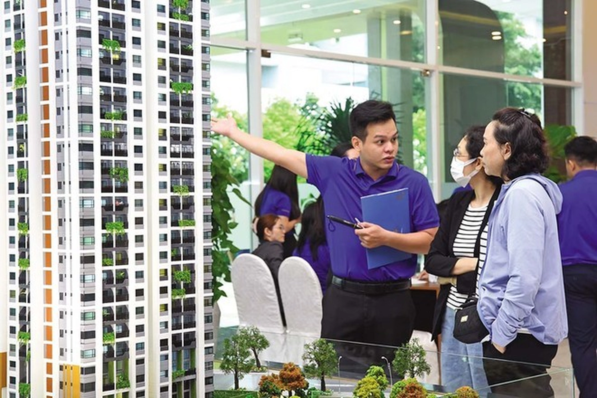 Doanh nghiệp địa ốc "khát" quỹ đất, nhà giá rẻ "hiếm như kim cương"?