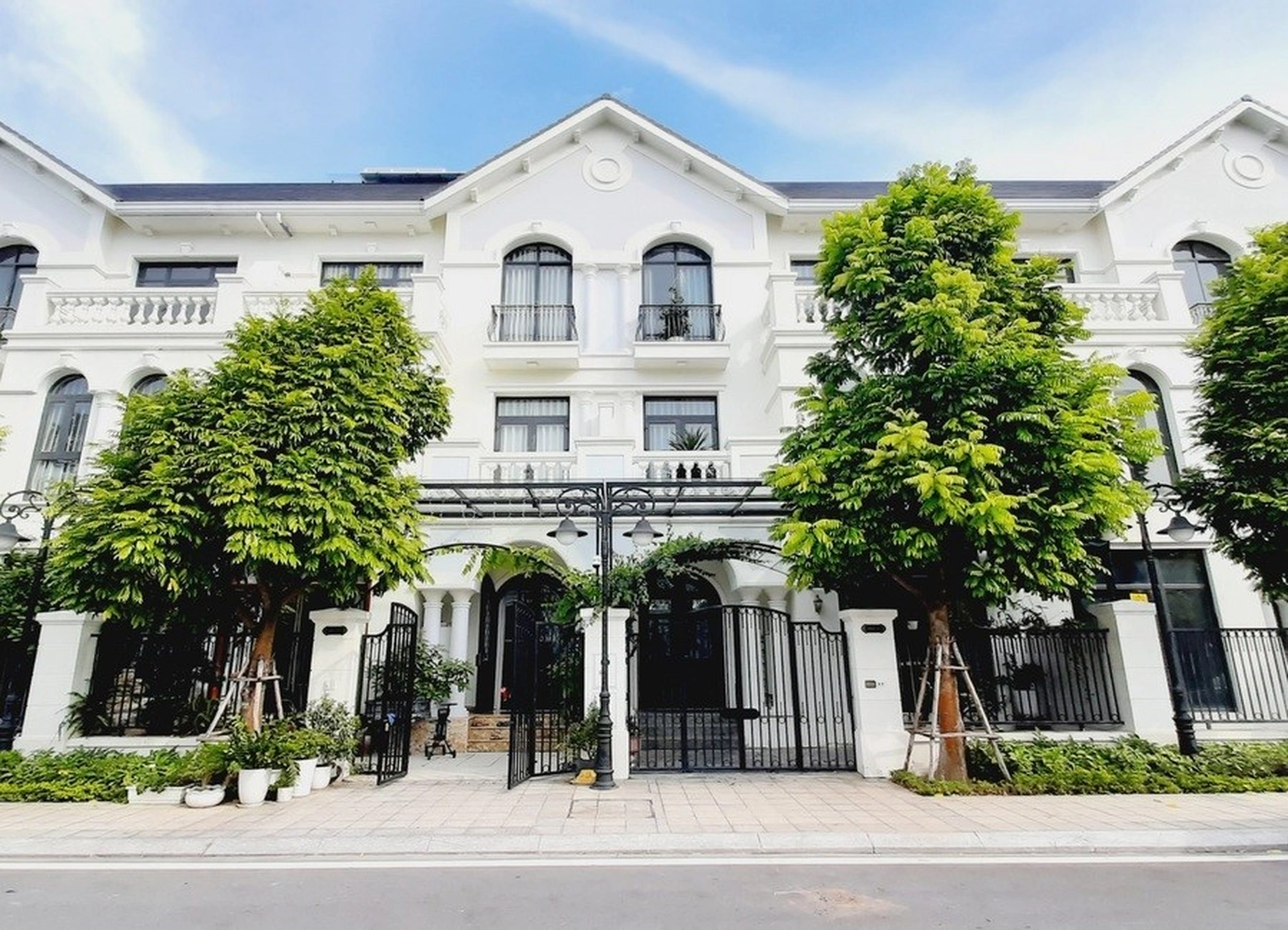 Bán nhà liền kề hướng Đông Bắc phân khu Sao Biển Vinhomes Ocean Park ở đâu giá hợp lý? 