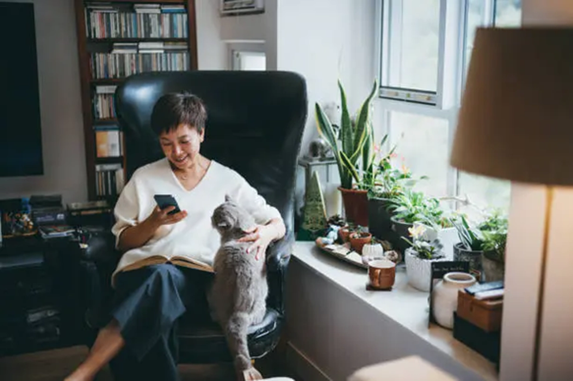 Học ngay 3 cách tiết kiệm thu nhập cho giới trẻ từ thế hệ ông bà