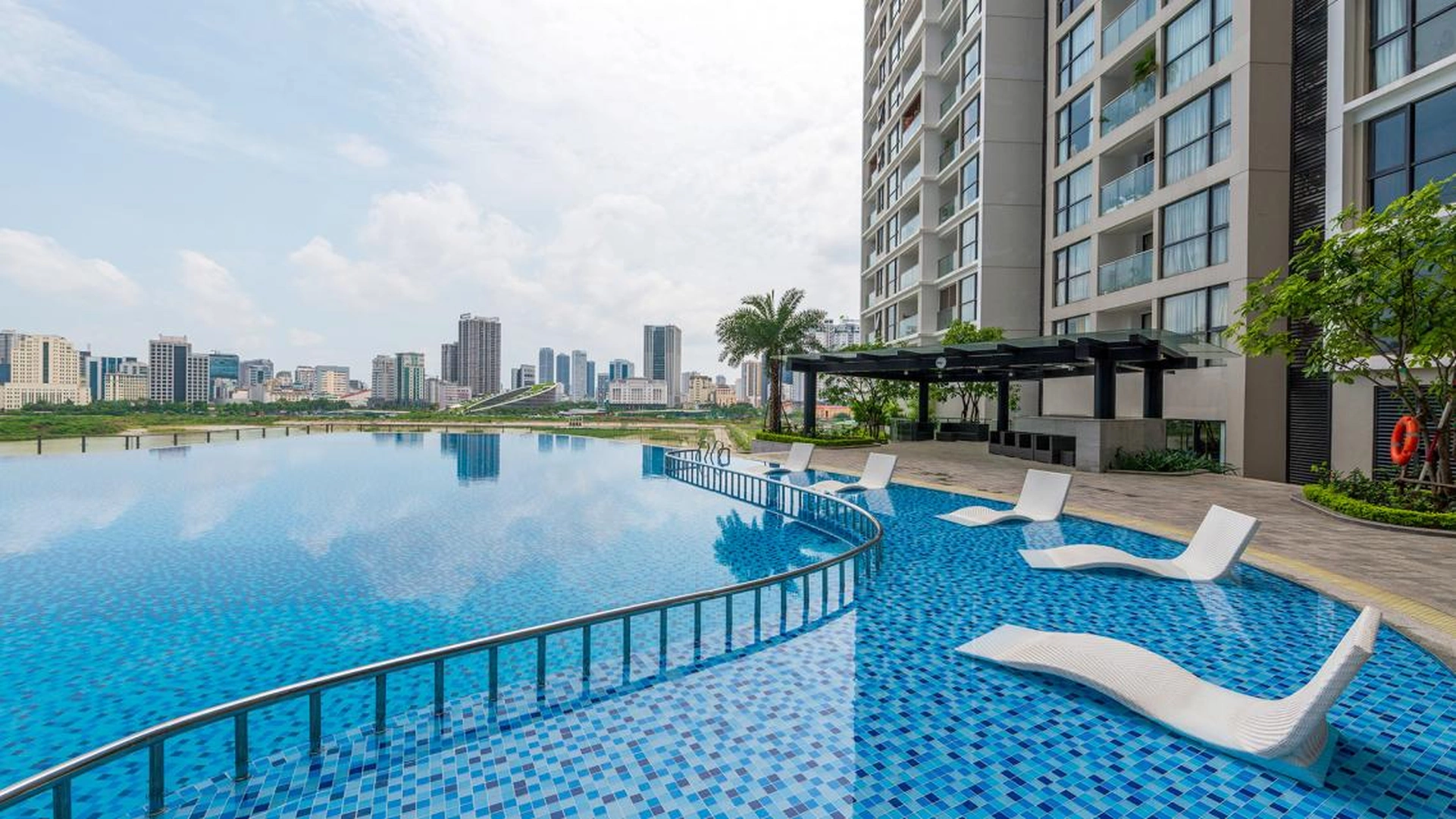 Giải nhiệt mùa hè: Danh sách bể bơi dành cho cư dân Vinhomes Skylake