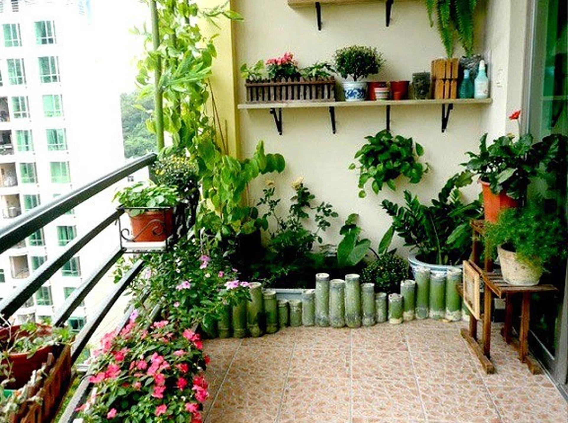 Logia chỉ 3-5m2, làm thế nào để căn hộ vẫn có khu vườn ưng ý?