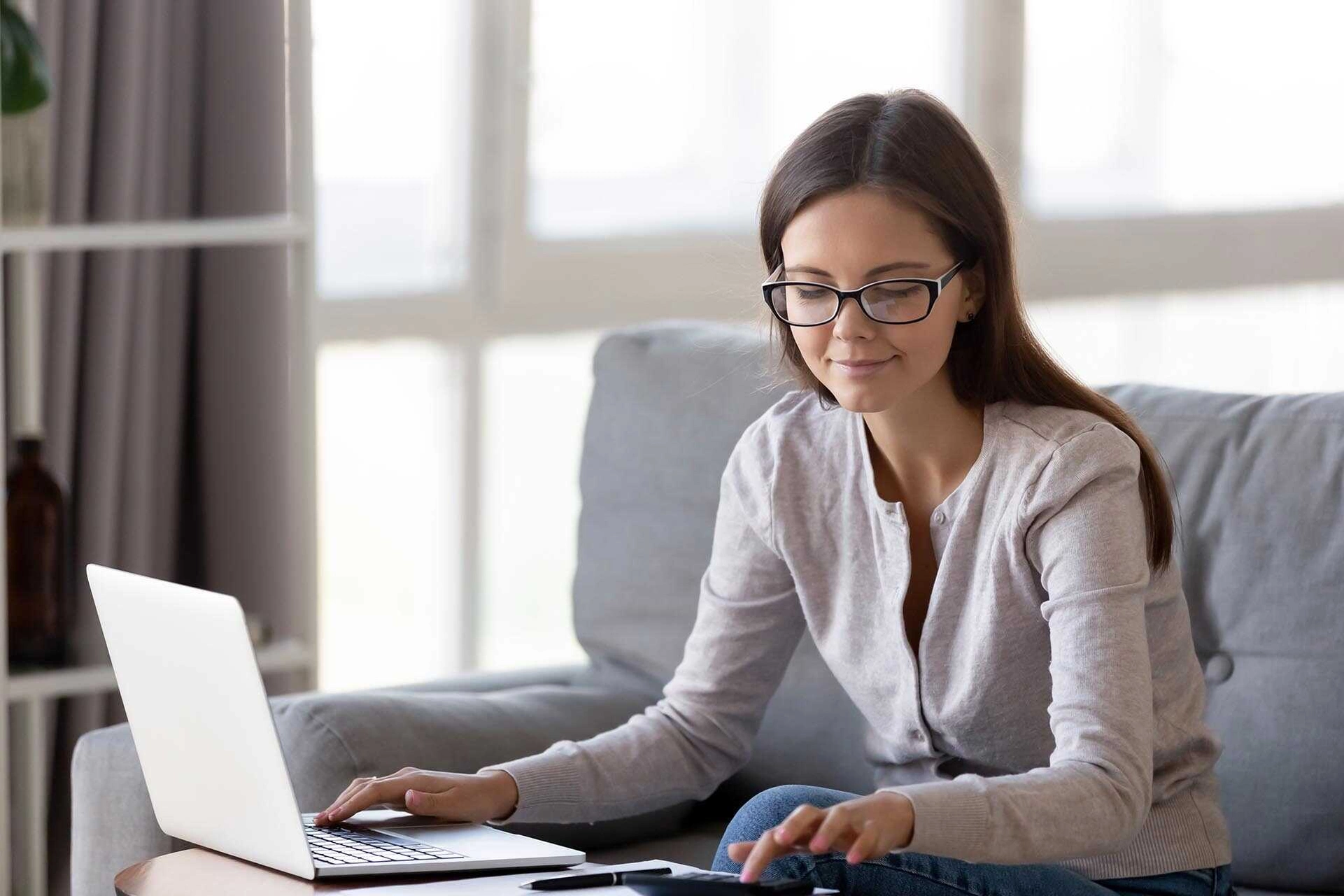 Gen Z đem tiền "ôm mộng làm giàu" cần nắm chắc 4 bài học đầu tư sau