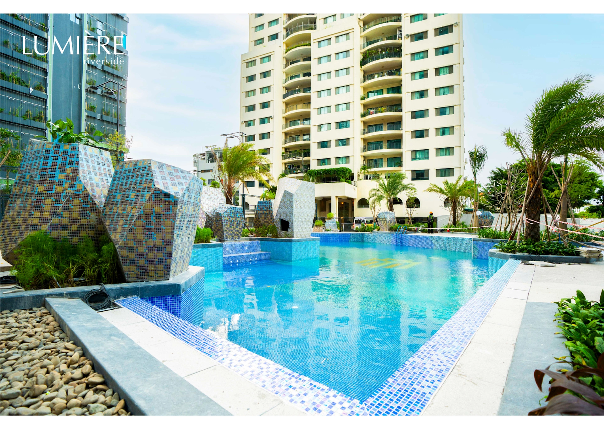 Hồ bơi Panorama Lumiere Riverside: Tuyệt tác nghỉ dưỡng đẳng cấp giữa lòng Sài Gòn có gì đặc biệt?
