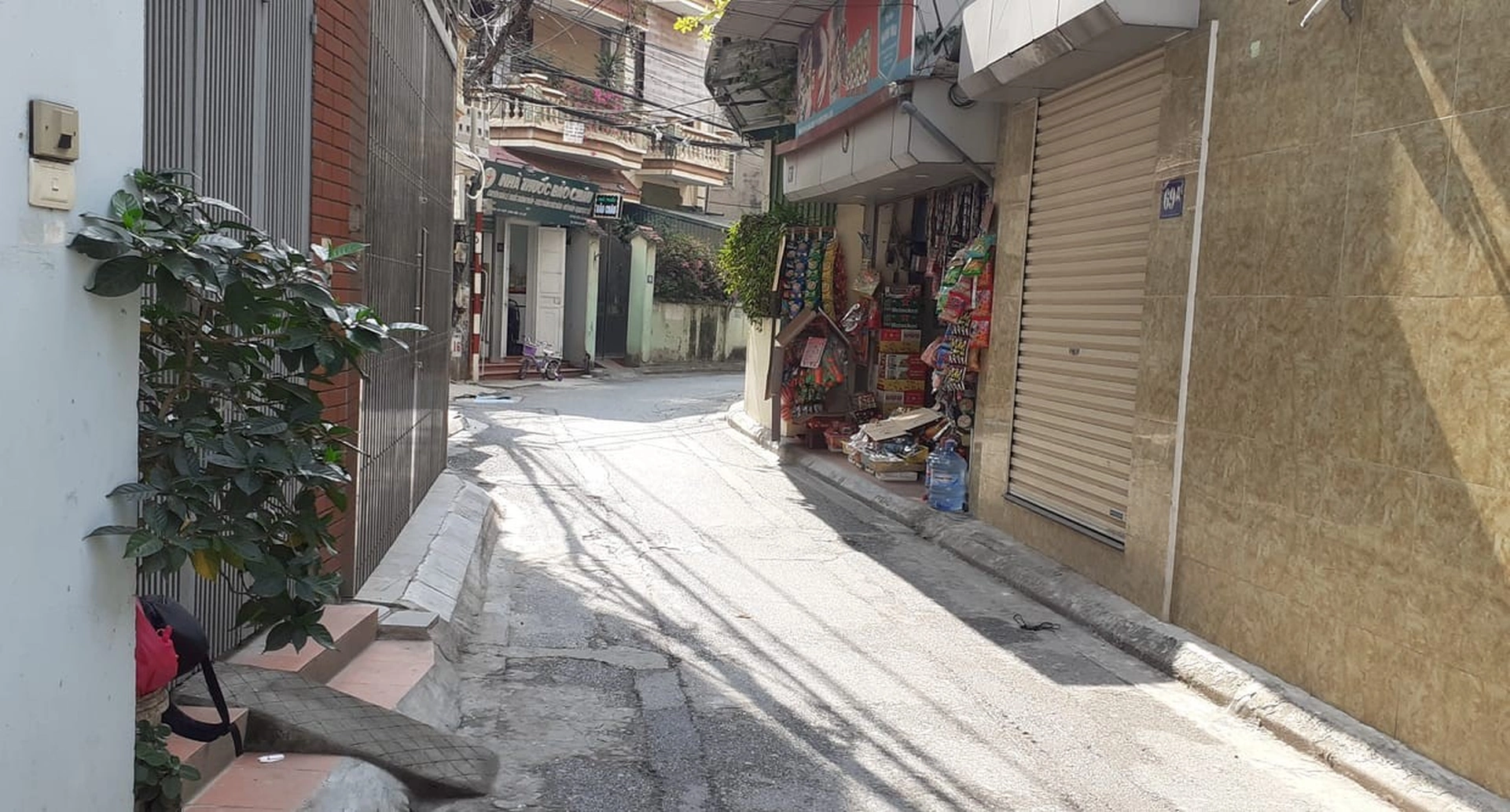 Nhà mặt ngõ 1 tầng cách đường Bát Khối quận Long Biên giá bao nhiêu?