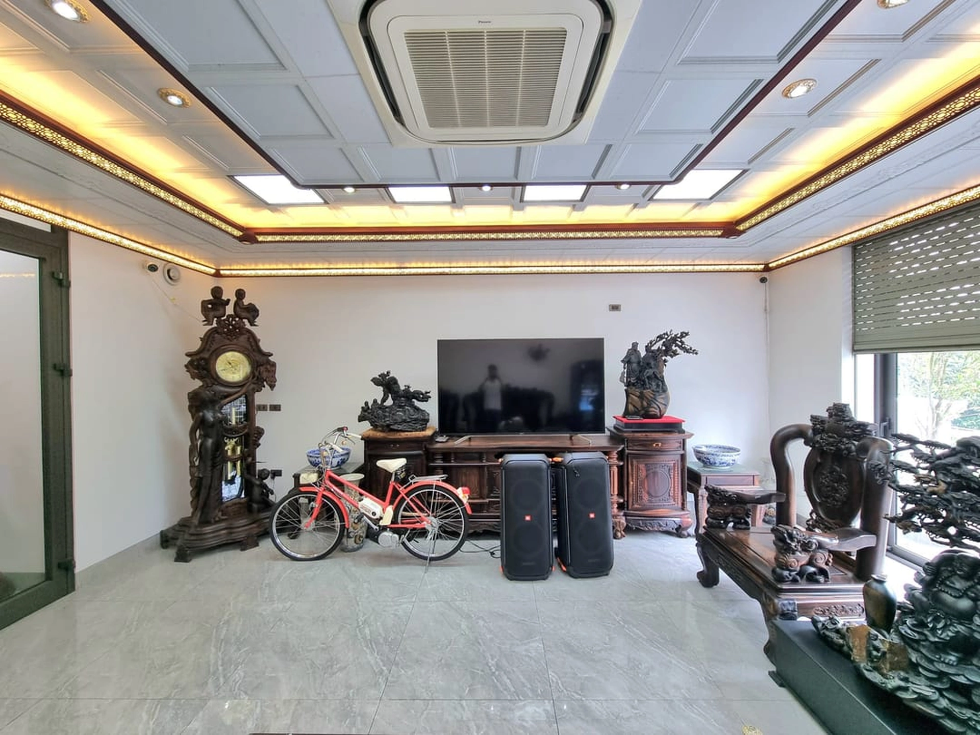 Nhà mặt ngõ diện tích 80m2 - 100m2 cách đường Thượng Thanh quận Long Biên giá bao nhiêu?