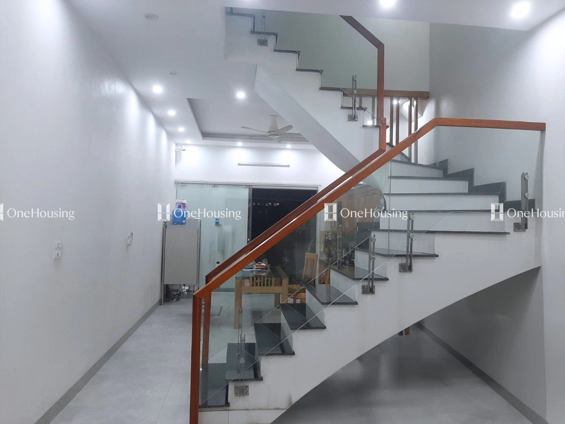 Nhà mặt ngõ diện tích 60m2 - 80m2 cách đường Kim Quan quận Long Biên giá bao nhiêu?