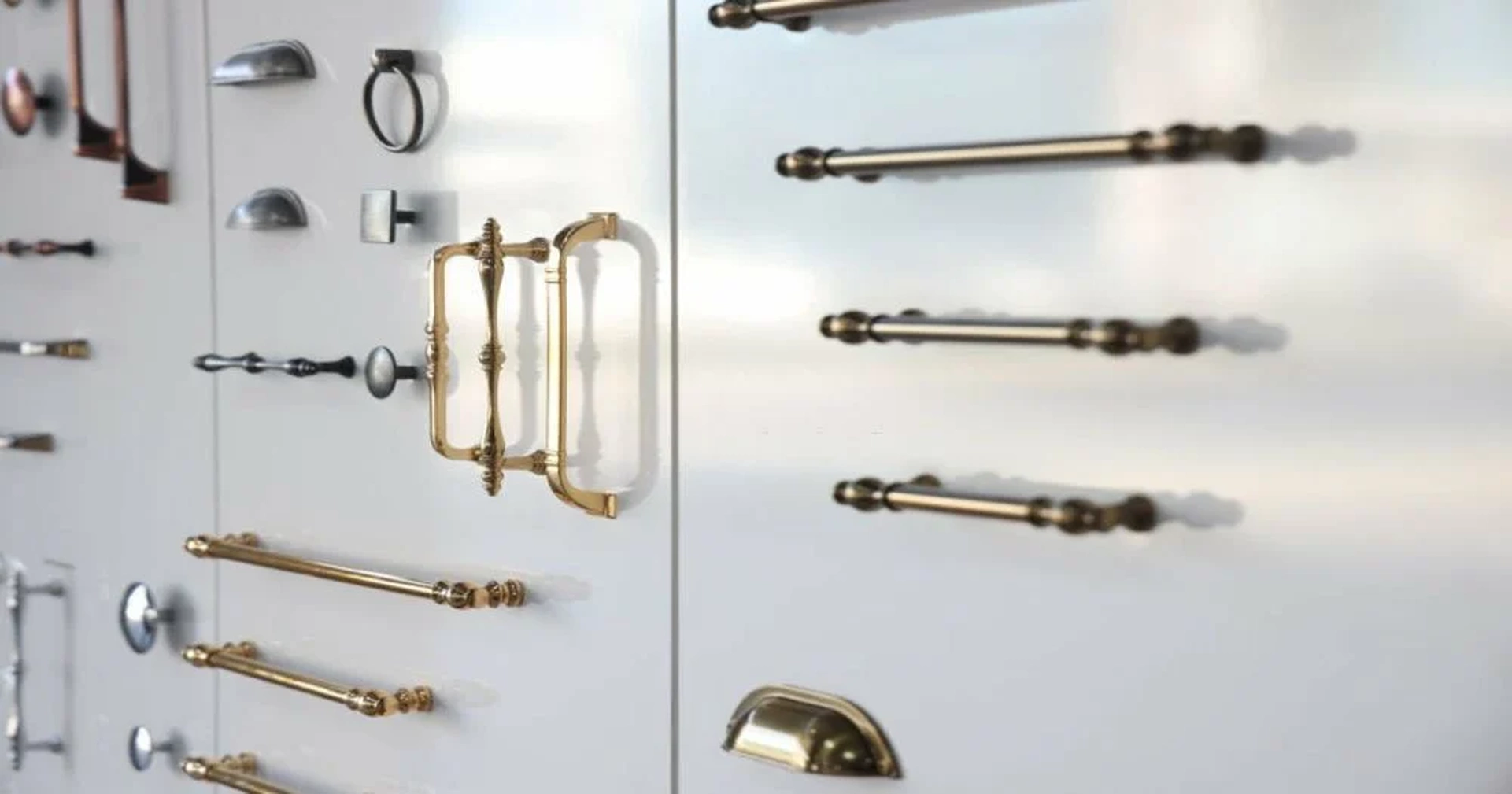 Những tiêu chí nào cần xem xét khi lựa chọn tay nắm tủ bếp?